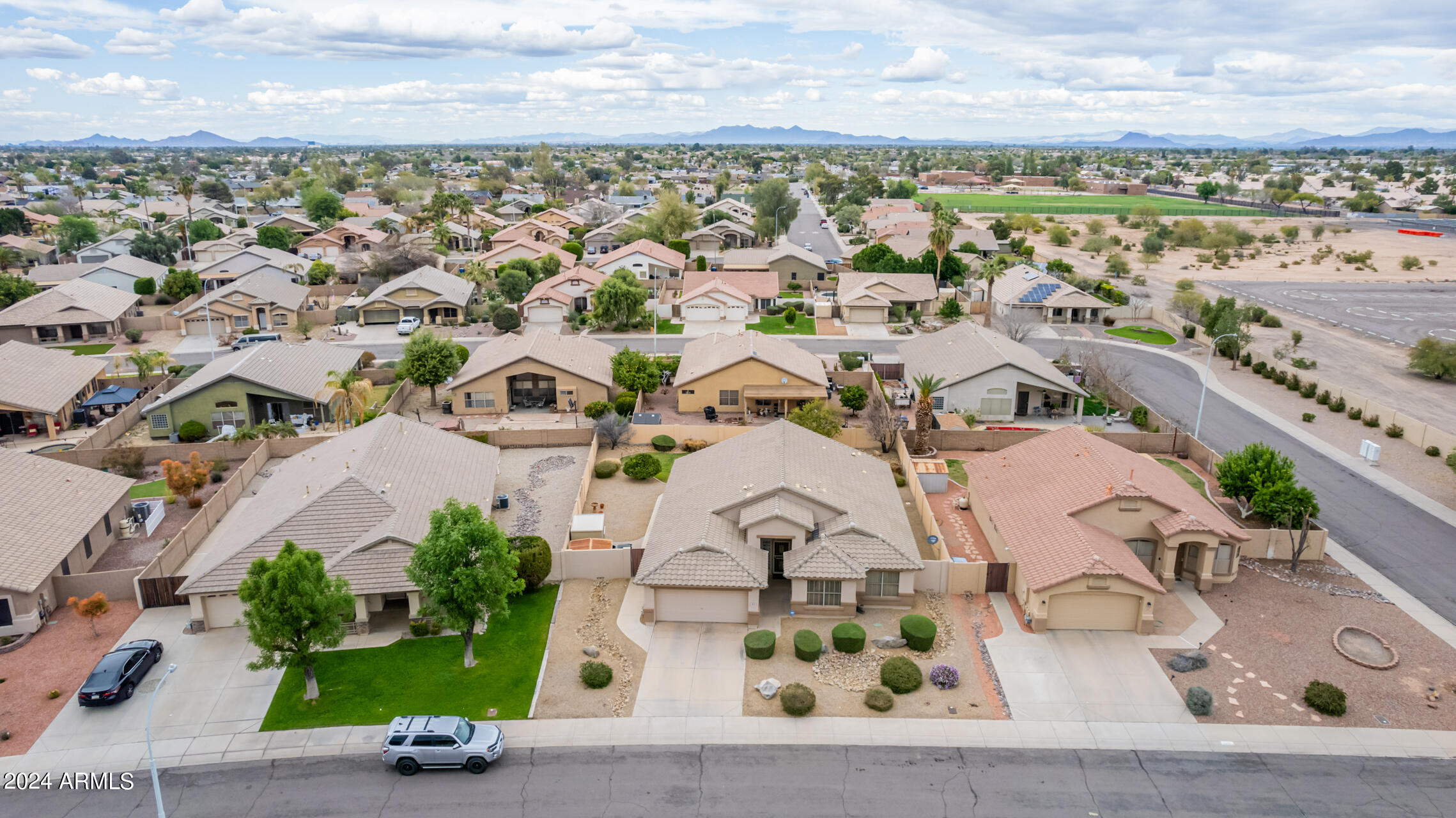 2472 E NATHAN Way