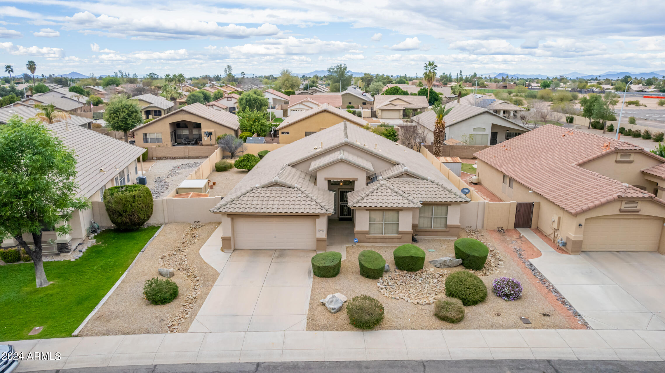 2472 E NATHAN Way