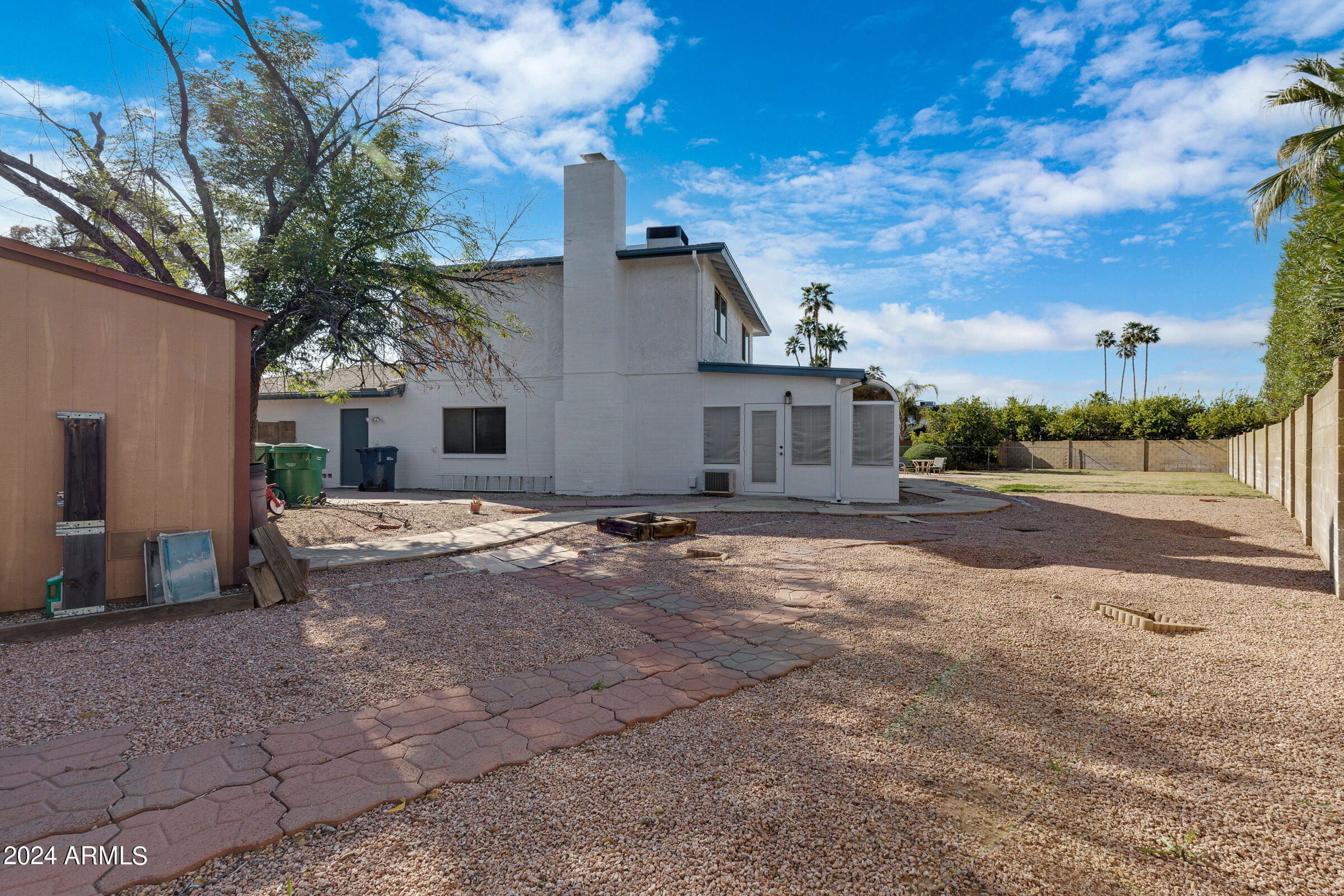 2532 W LAGUNA AZUL Avenue