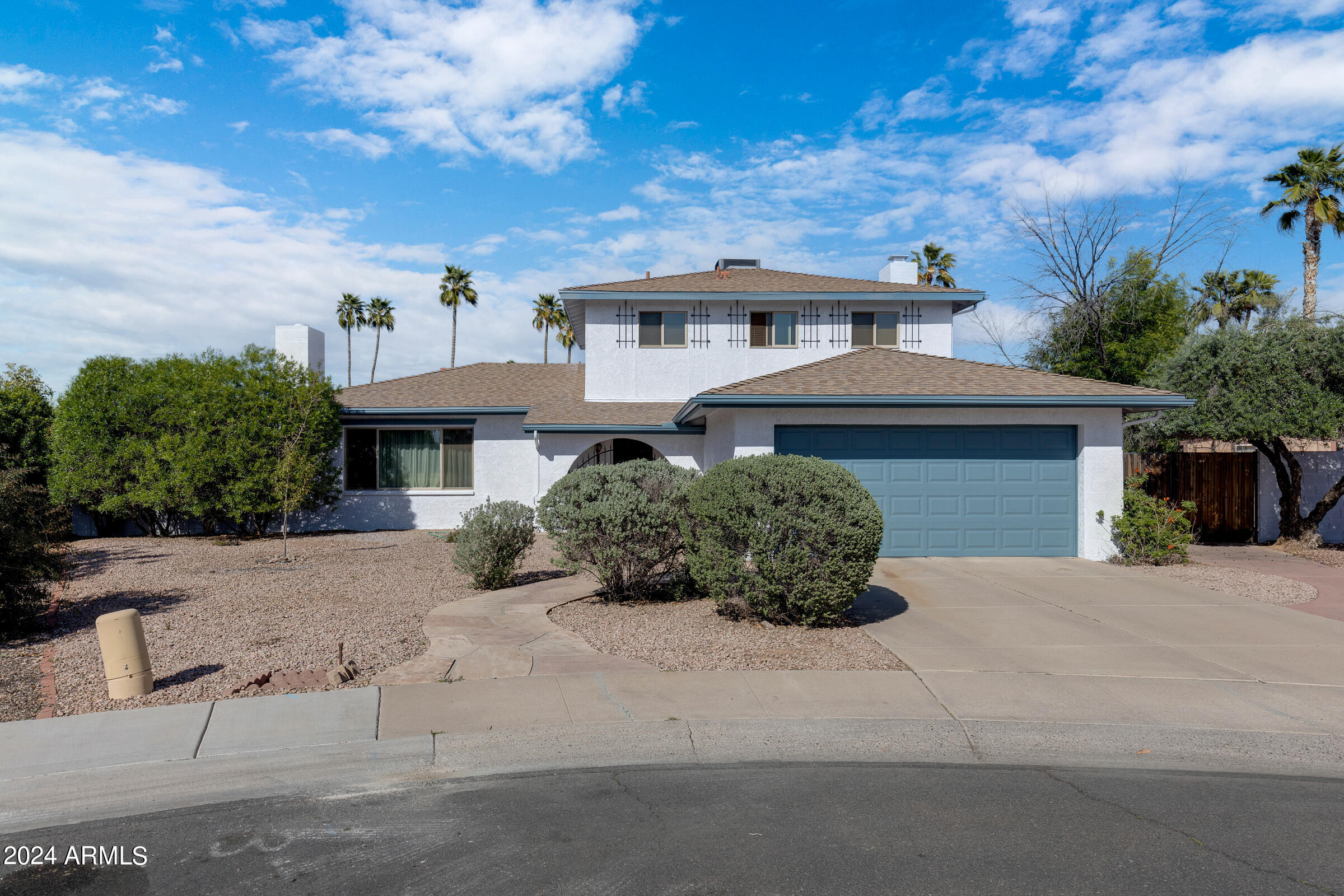 2532 W LAGUNA AZUL Avenue