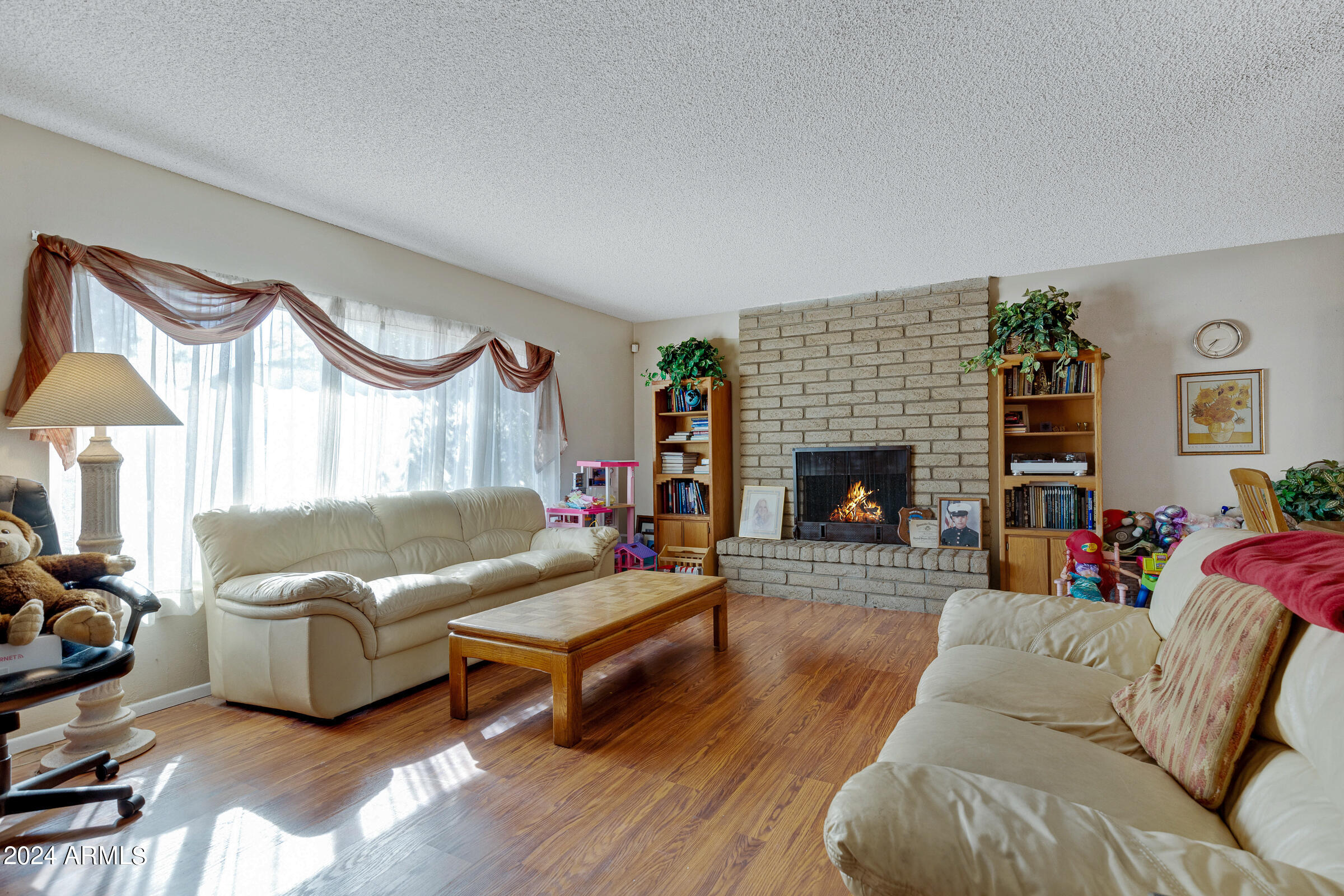 2532 W LAGUNA AZUL Avenue