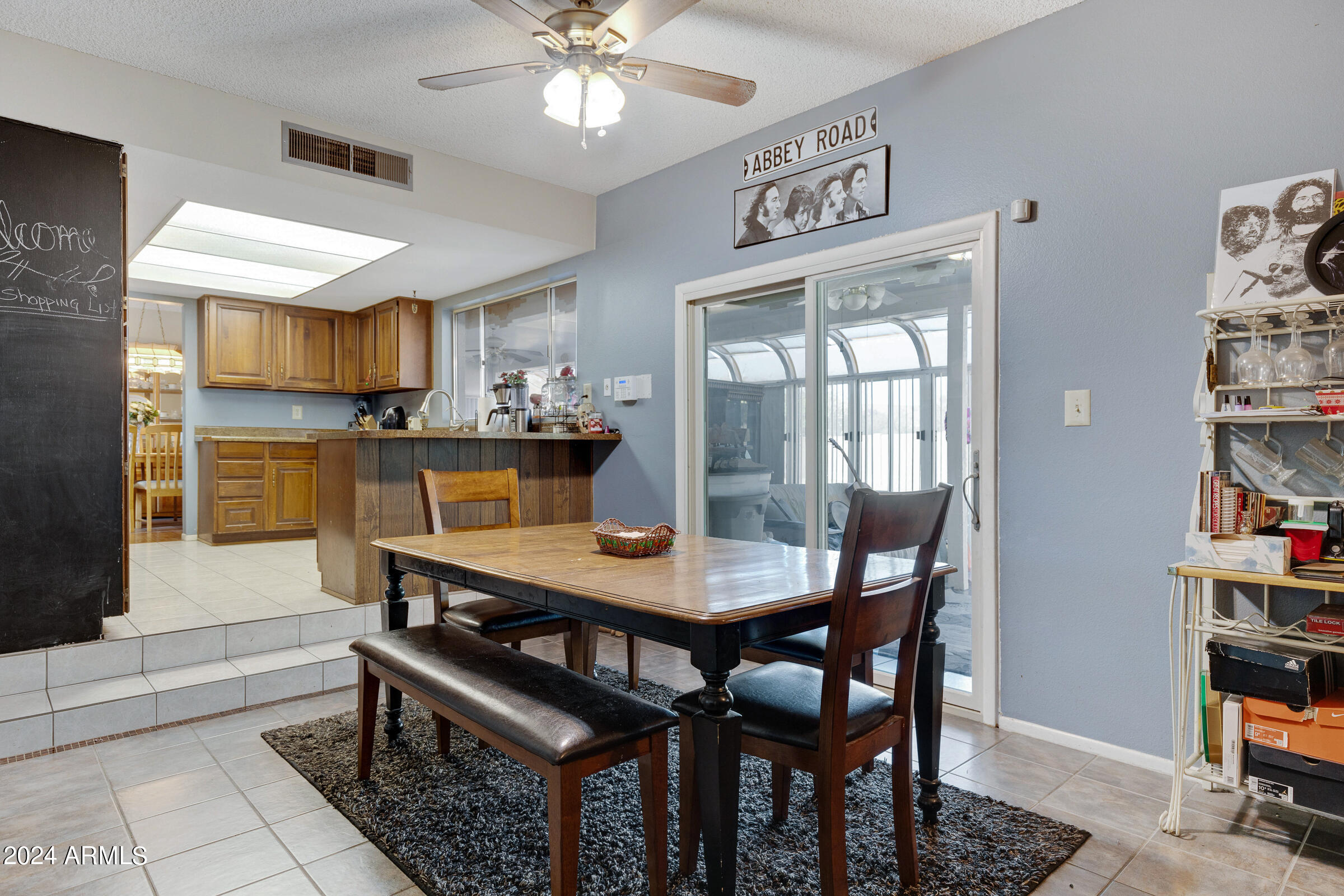 2532 W LAGUNA AZUL Avenue