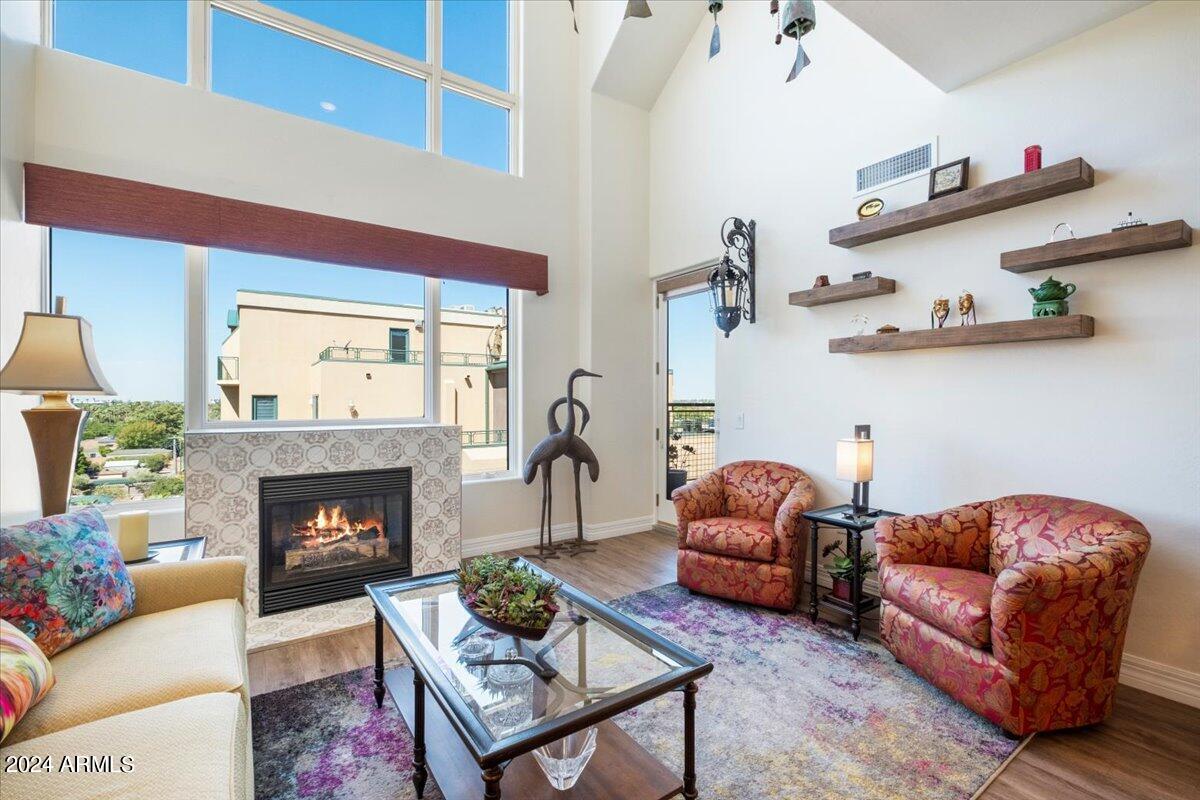 2302 N CENTRAL Avenue, 613