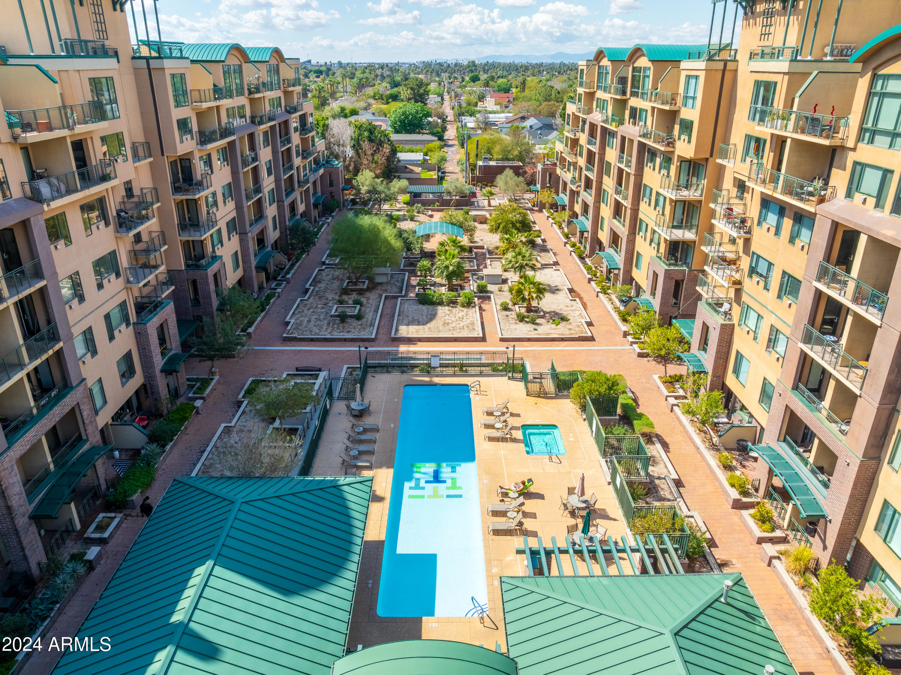 2302 N CENTRAL Avenue, 613