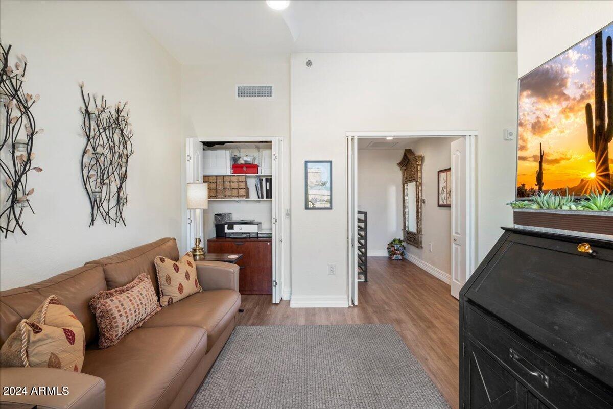 2302 N CENTRAL Avenue, 613