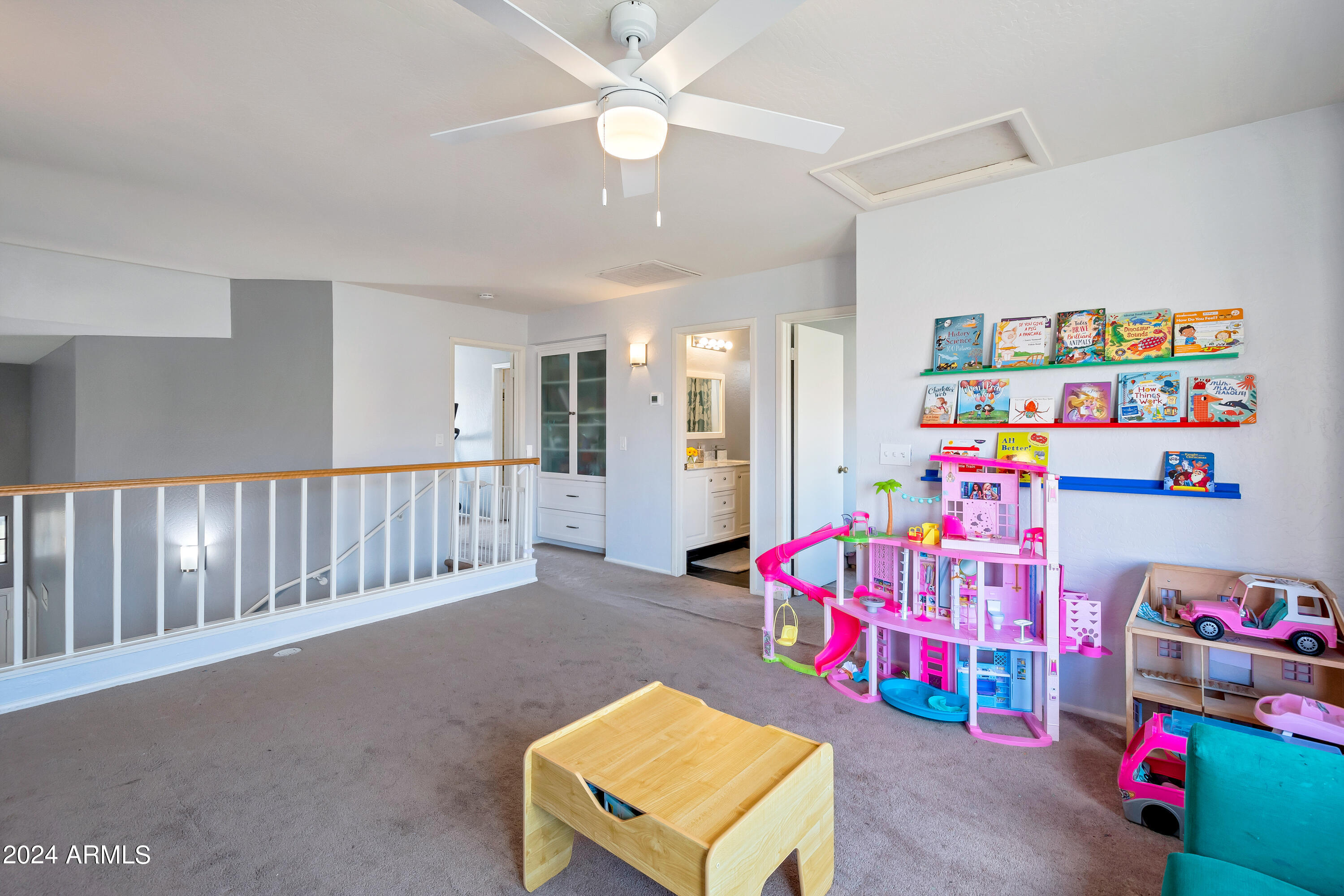 1508 E VAUGHN Avenue