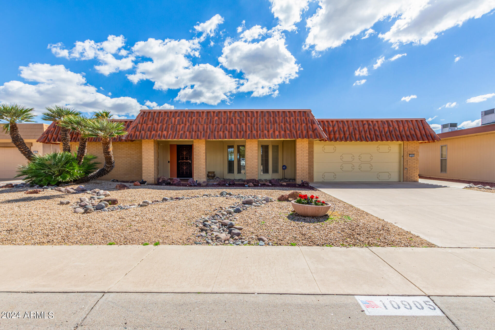10905 W WELK Drive