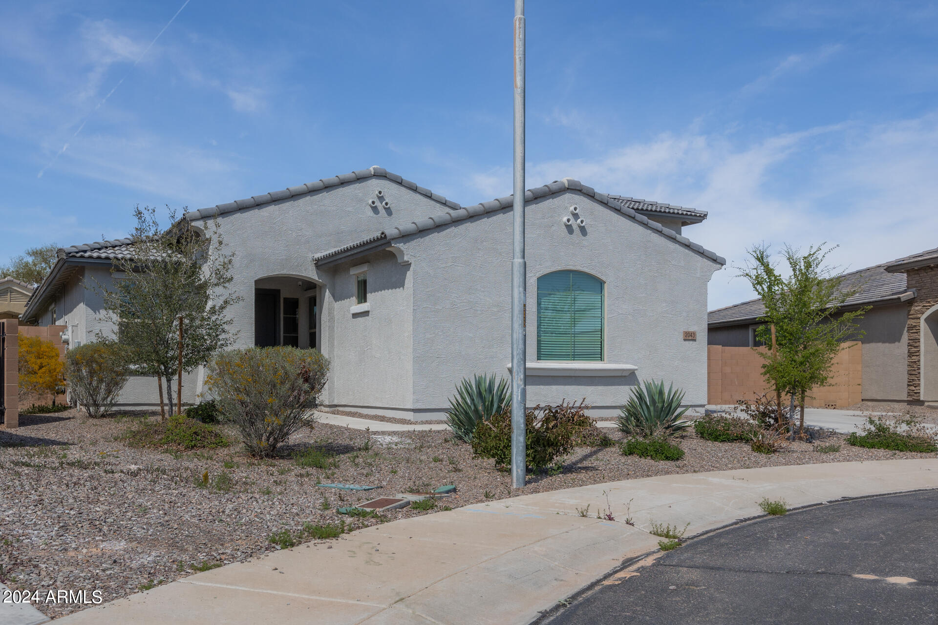 2043 N VEGA Court