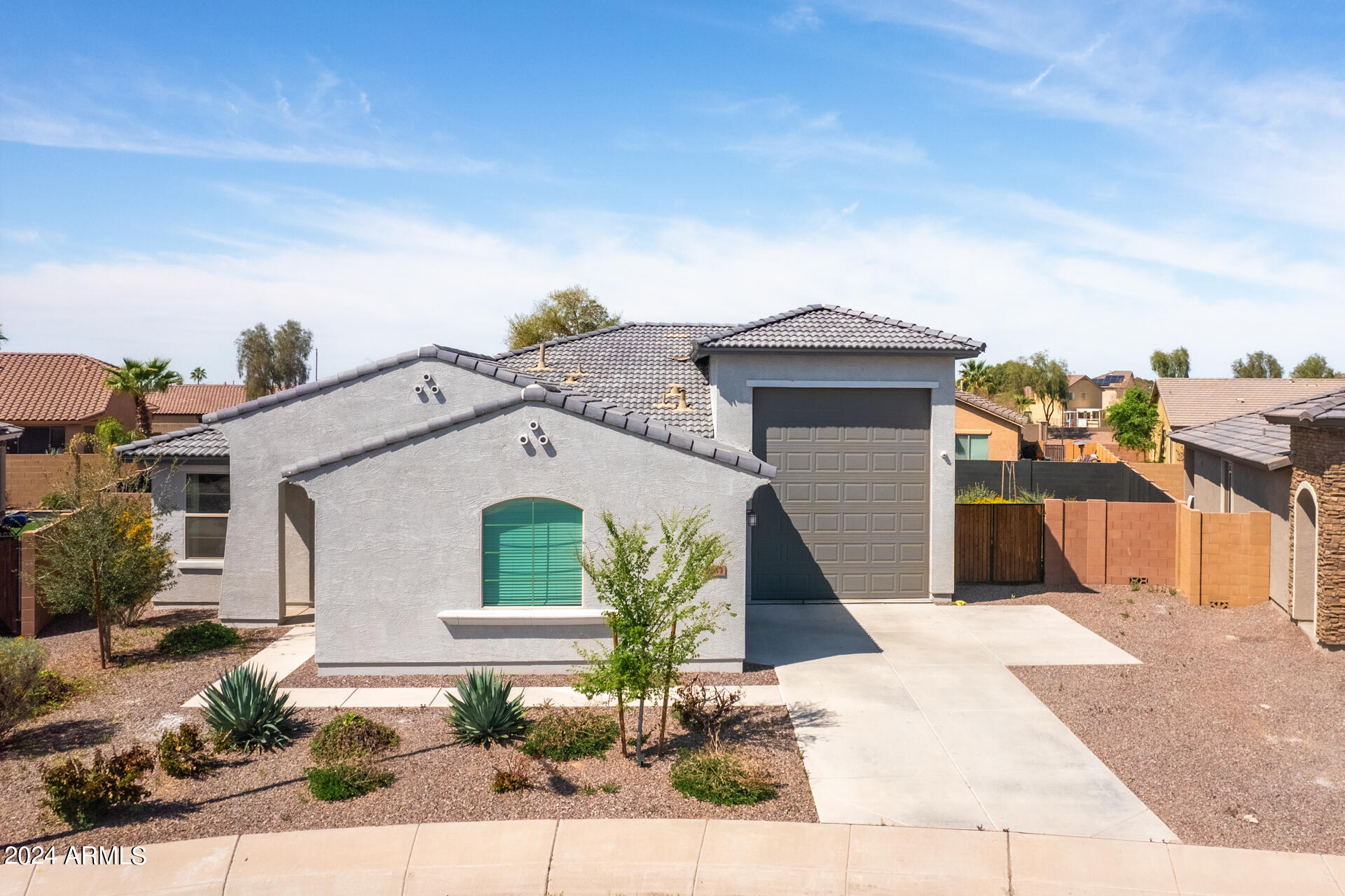 2043 N VEGA Court