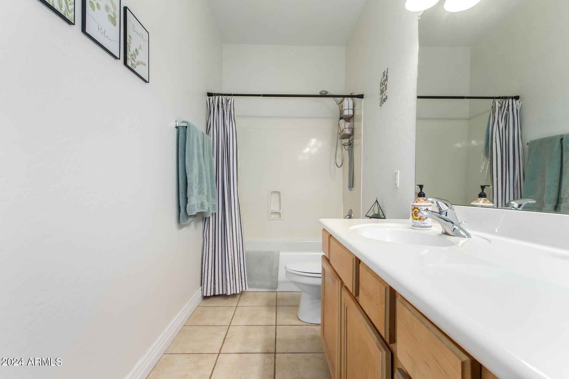 239 E CANARY Court