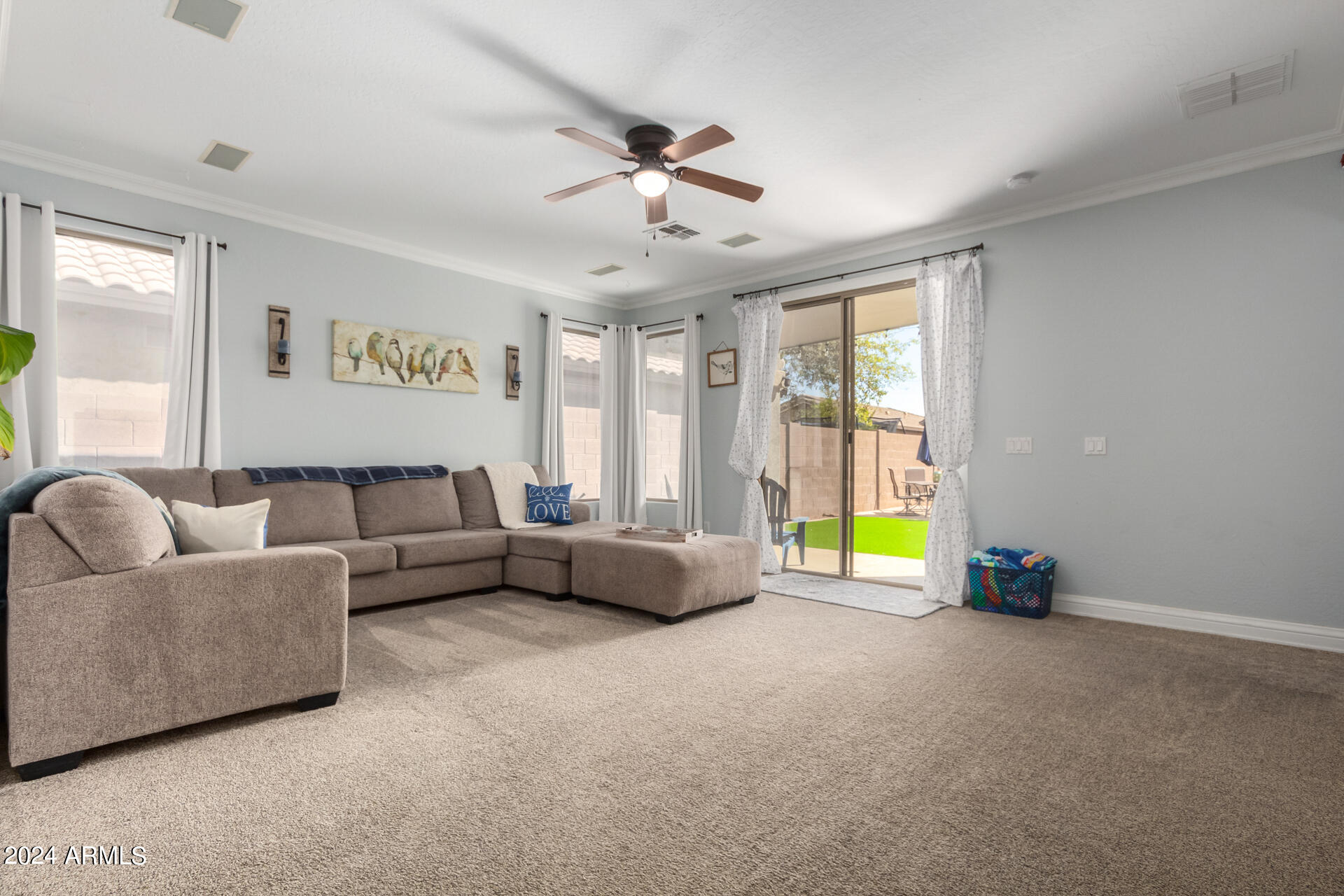 239 E CANARY Court
