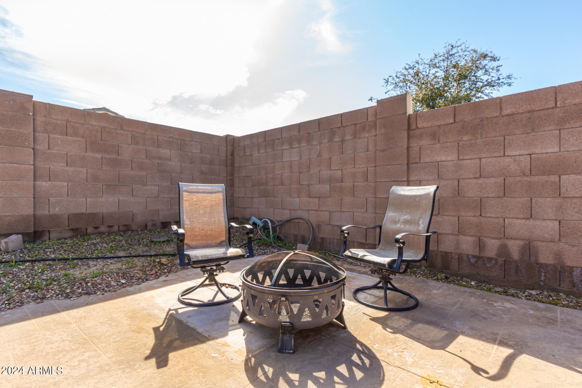 239 E CANARY Court