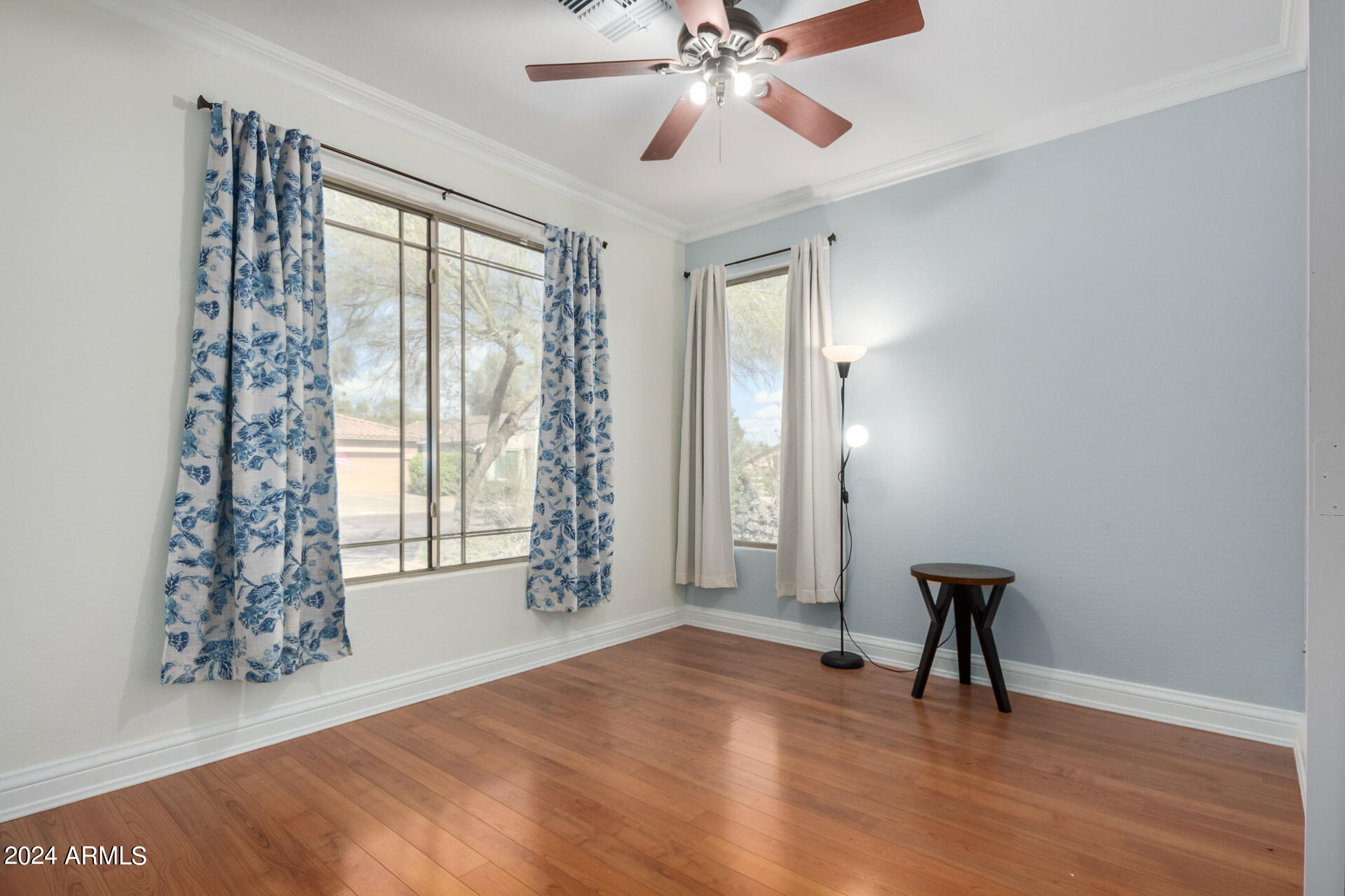 239 E CANARY Court
