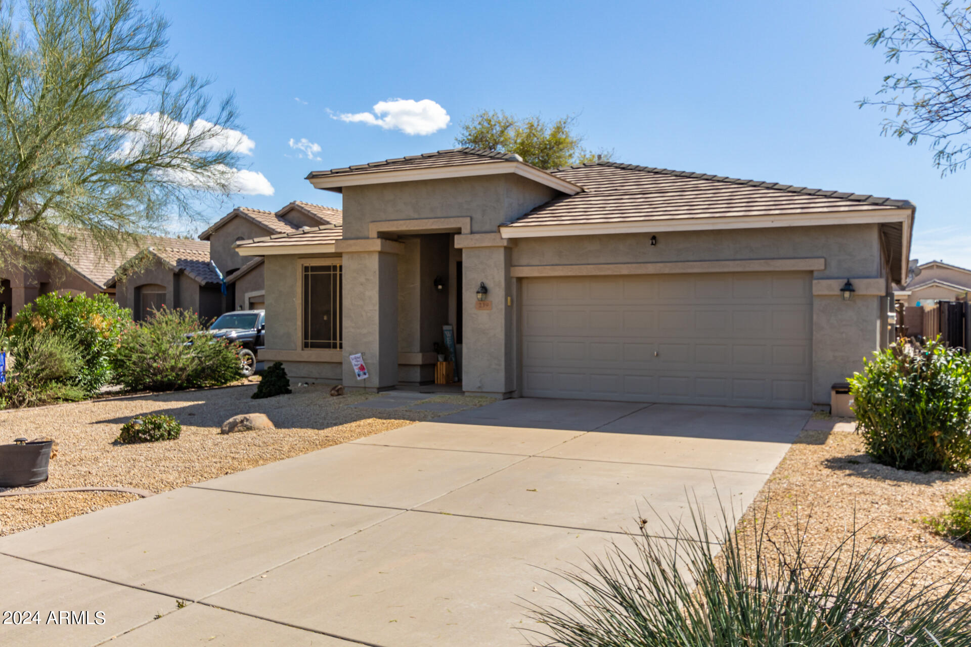 239 E CANARY Court