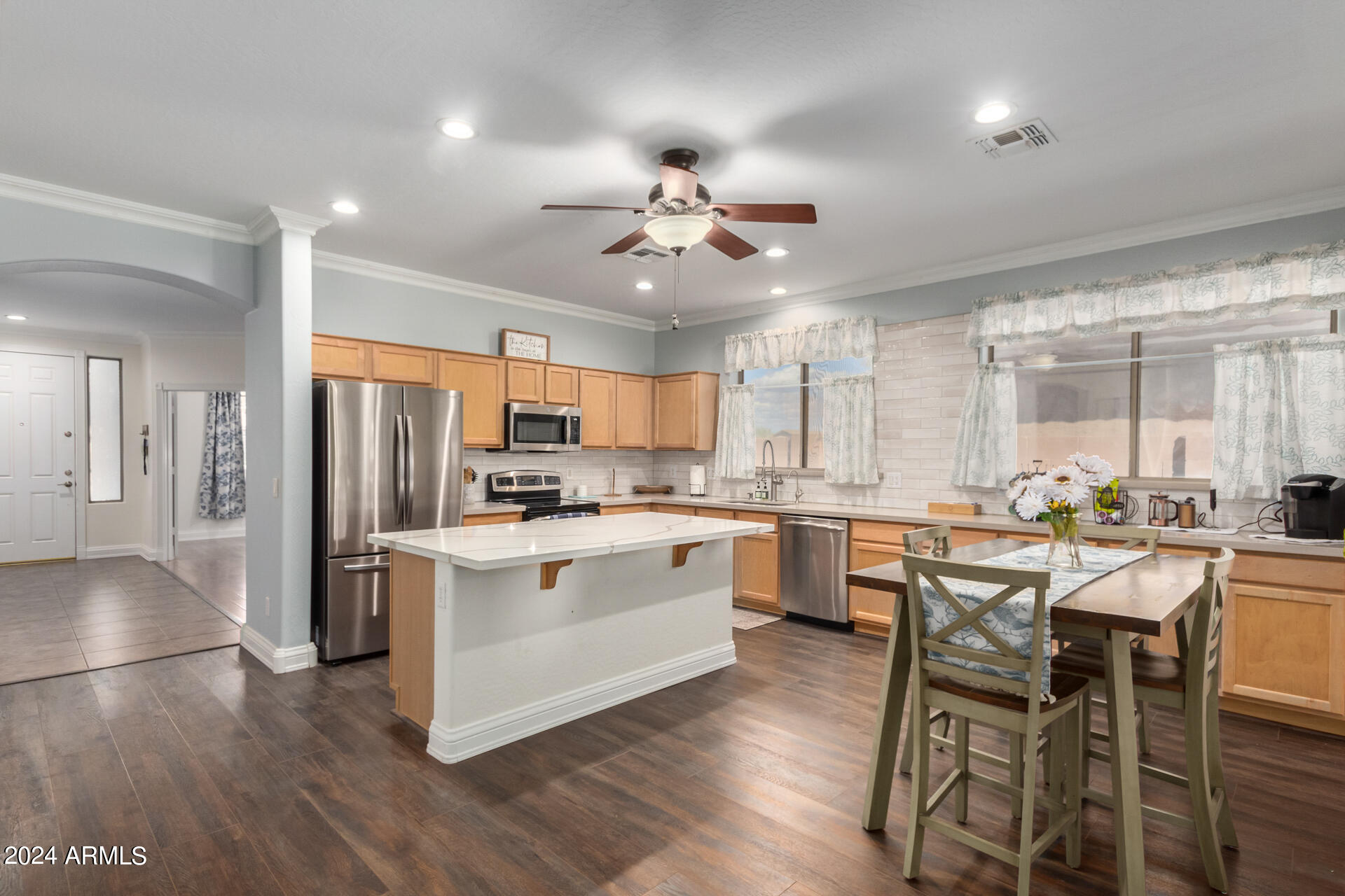 239 E CANARY Court