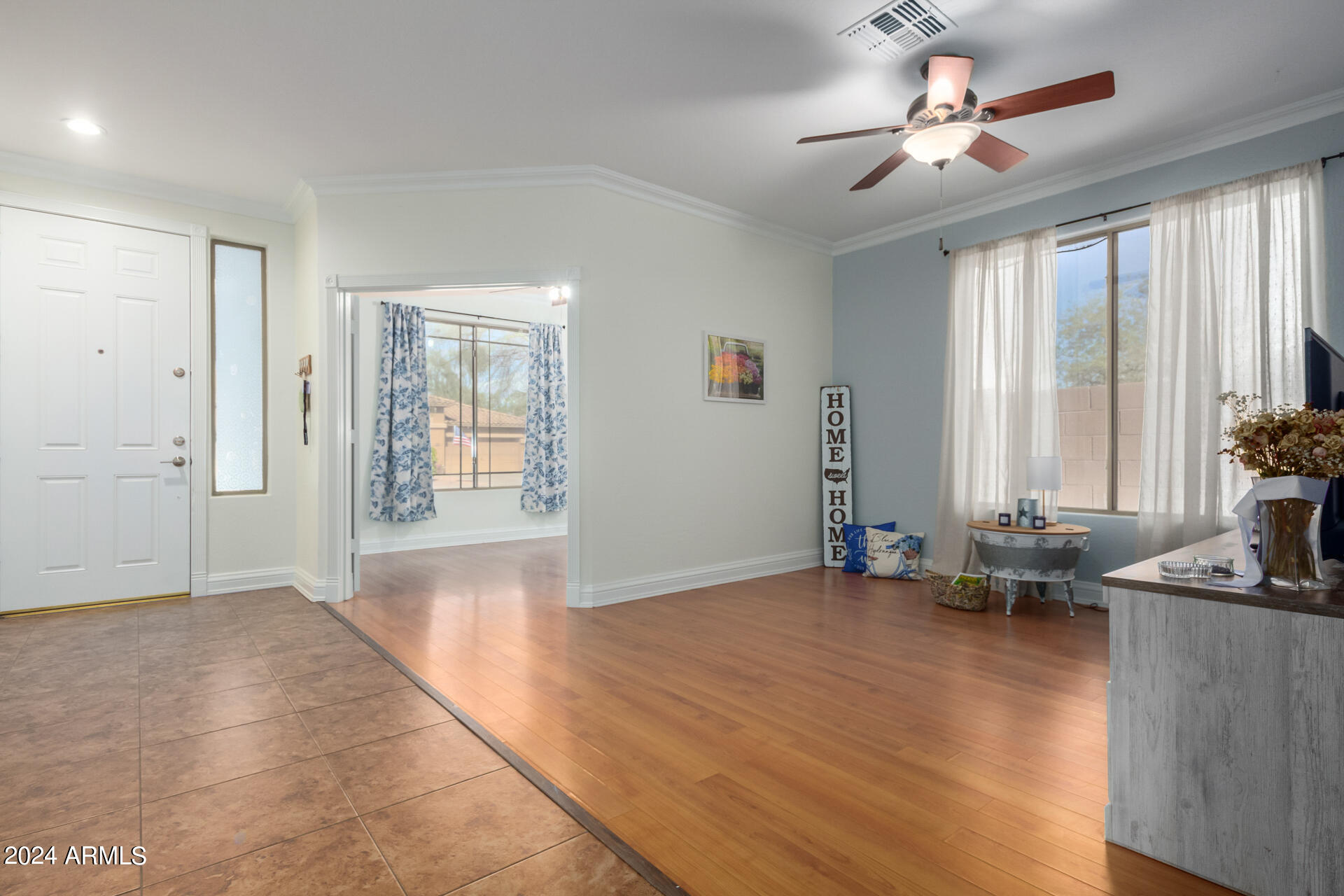 239 E CANARY Court