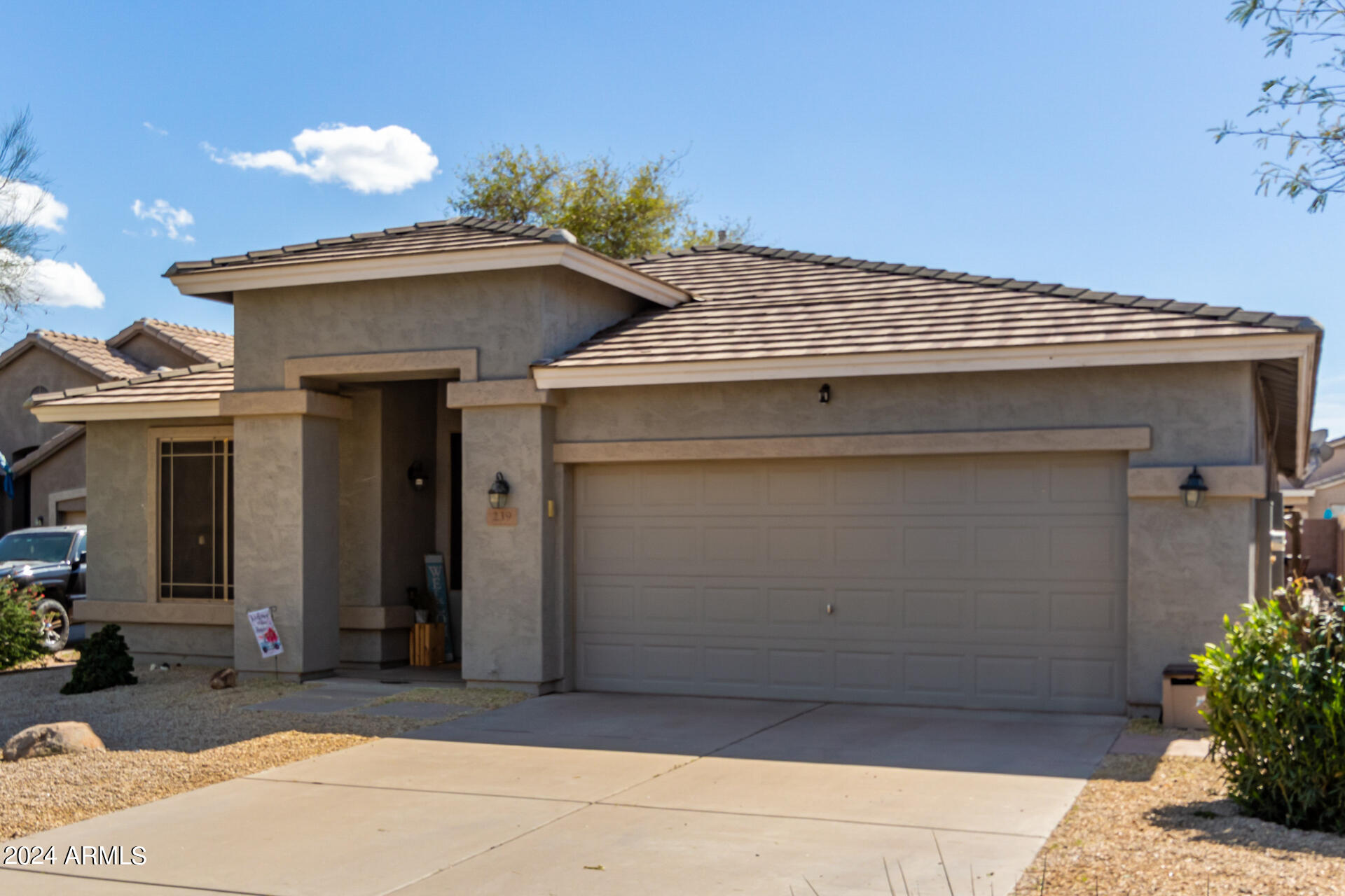 239 E CANARY Court