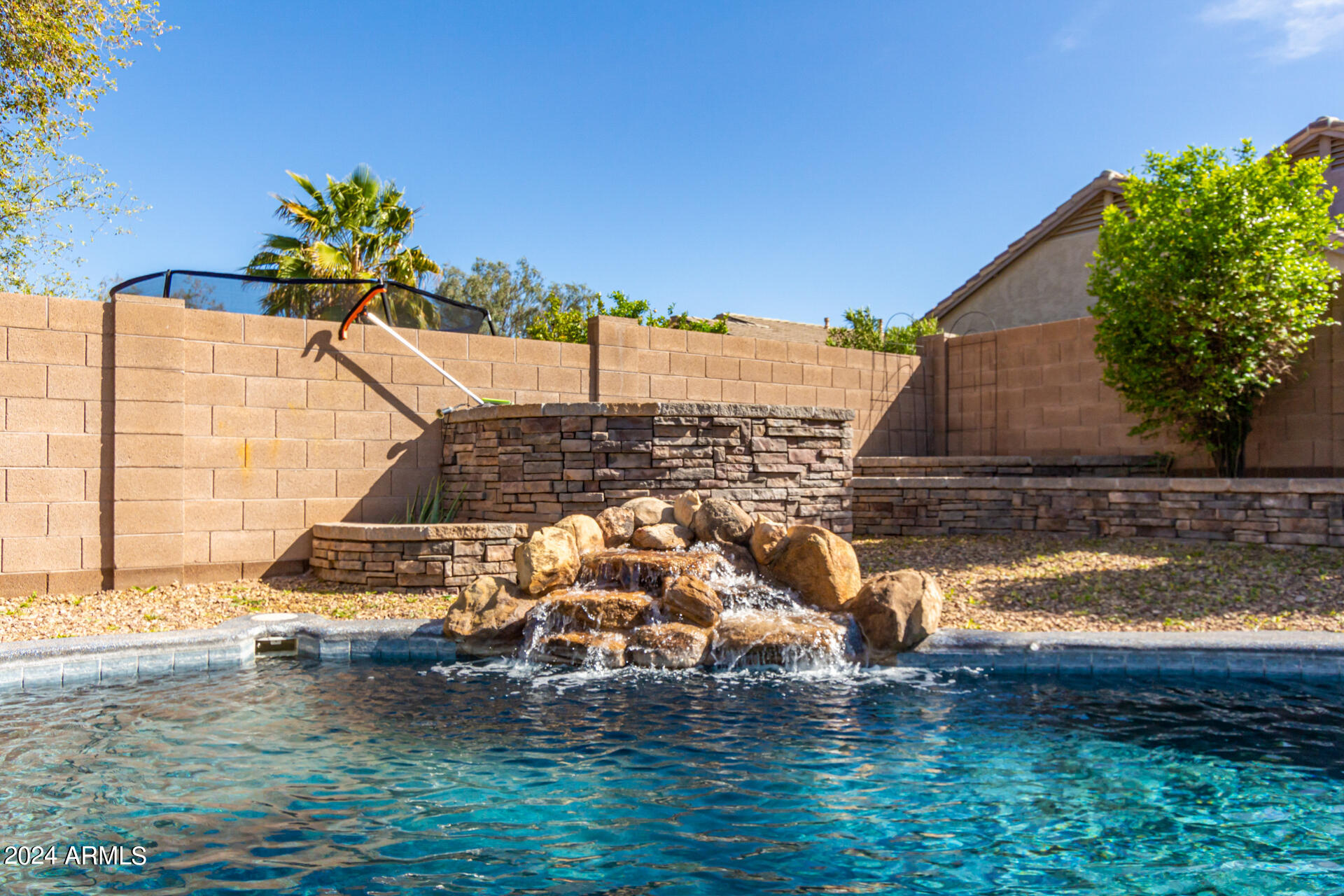 239 E CANARY Court
