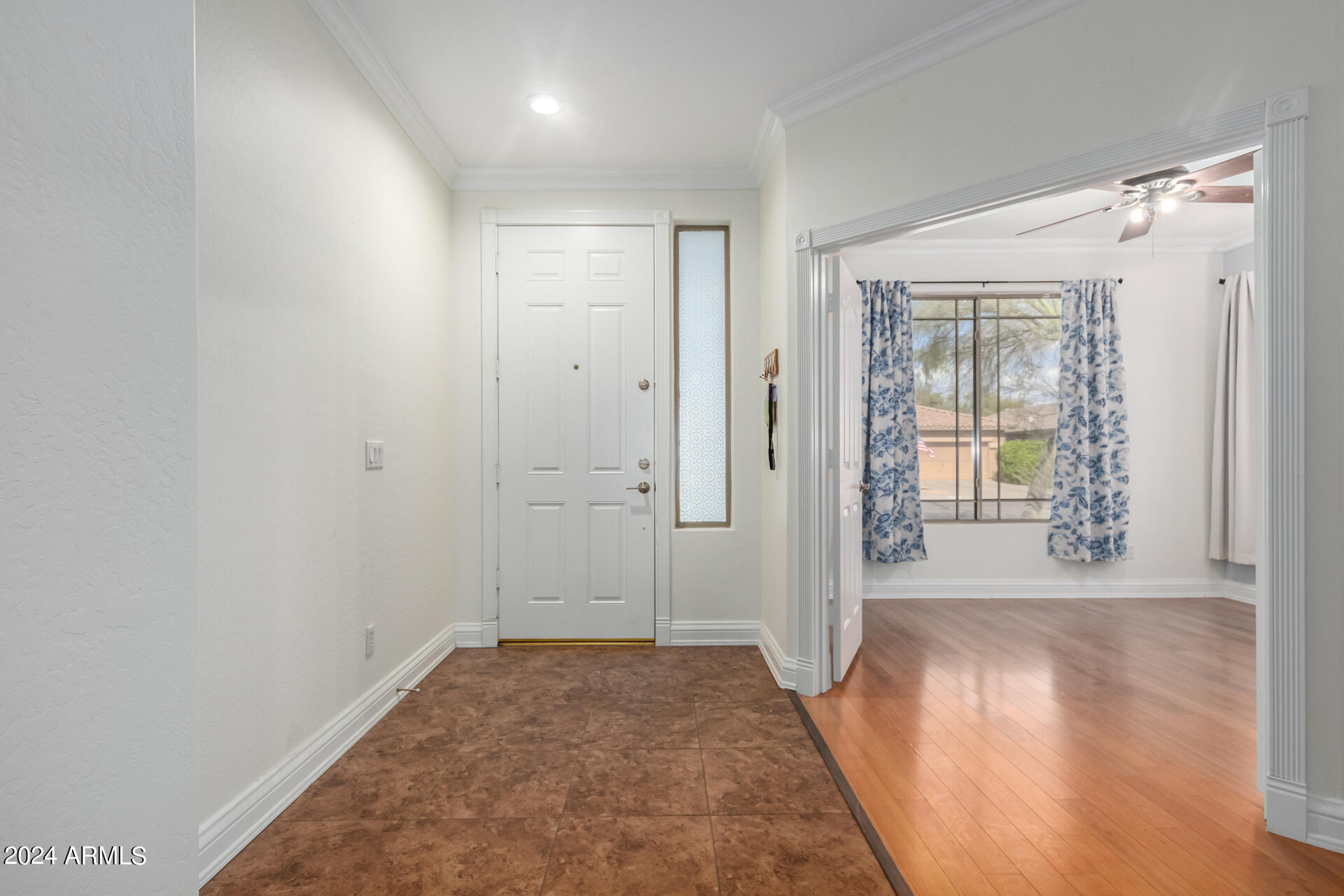 239 E CANARY Court
