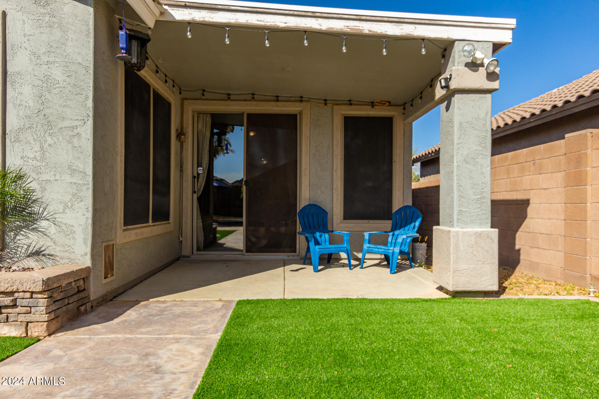 239 E CANARY Court