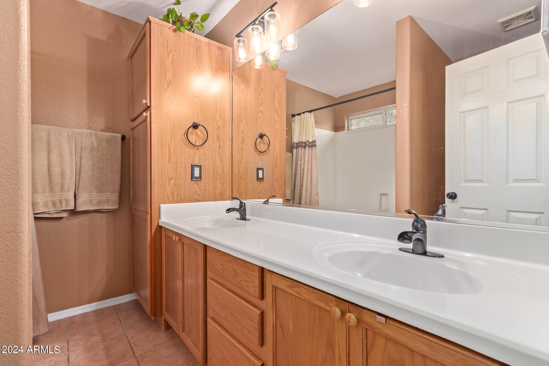 3355 N SILVERADO --