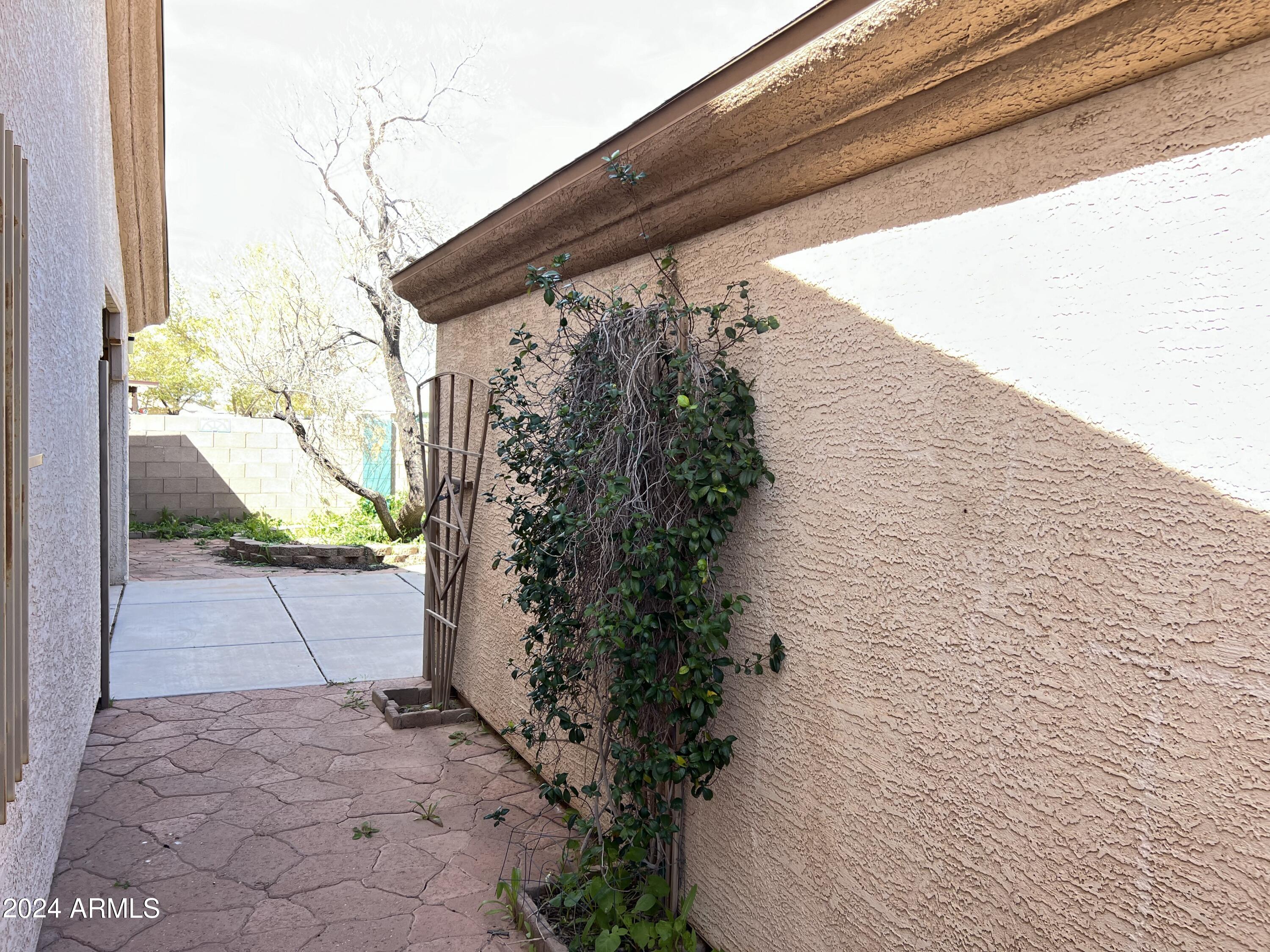 10802 W LA JOLLA Circle