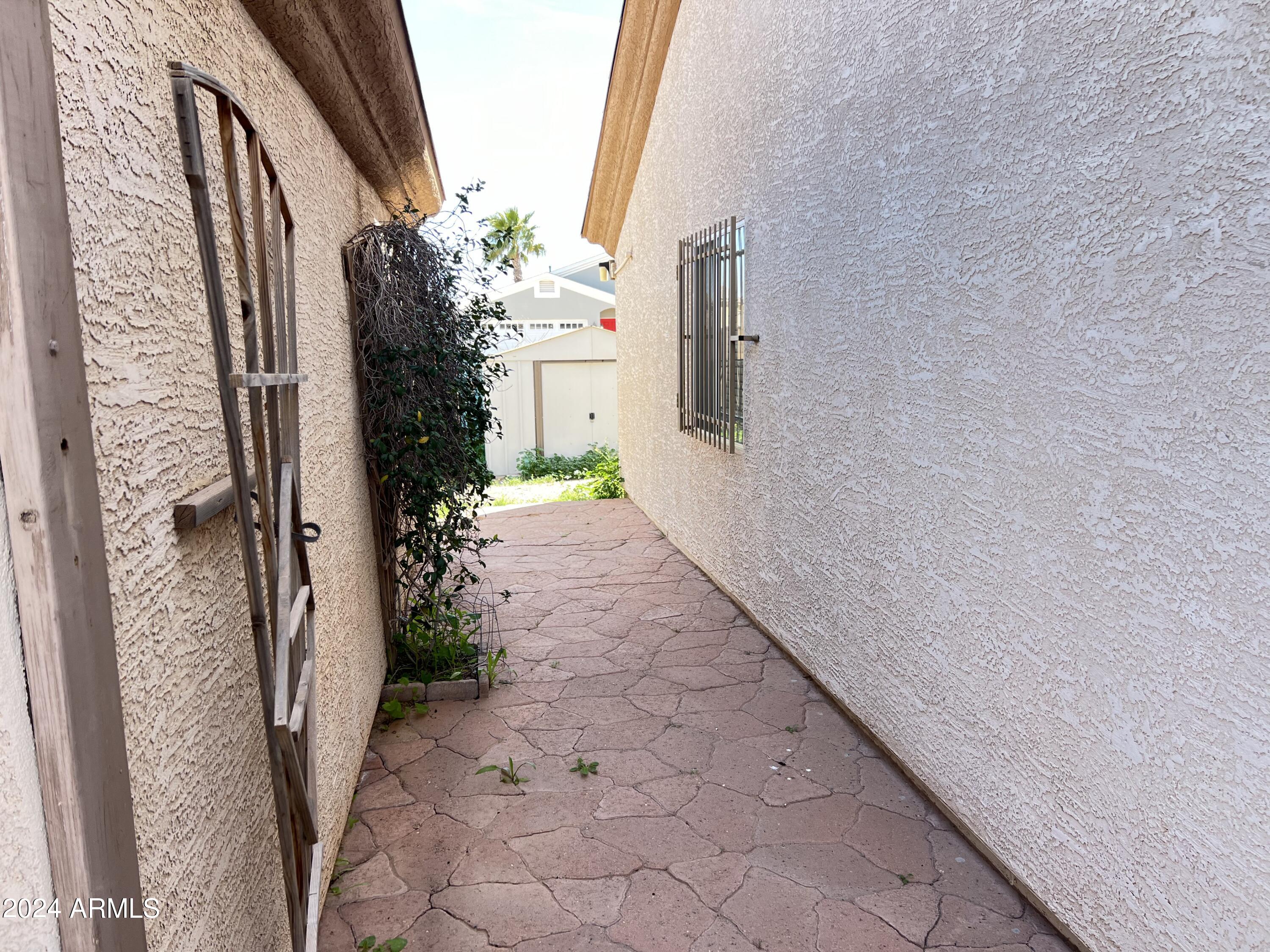 10802 W LA JOLLA Circle