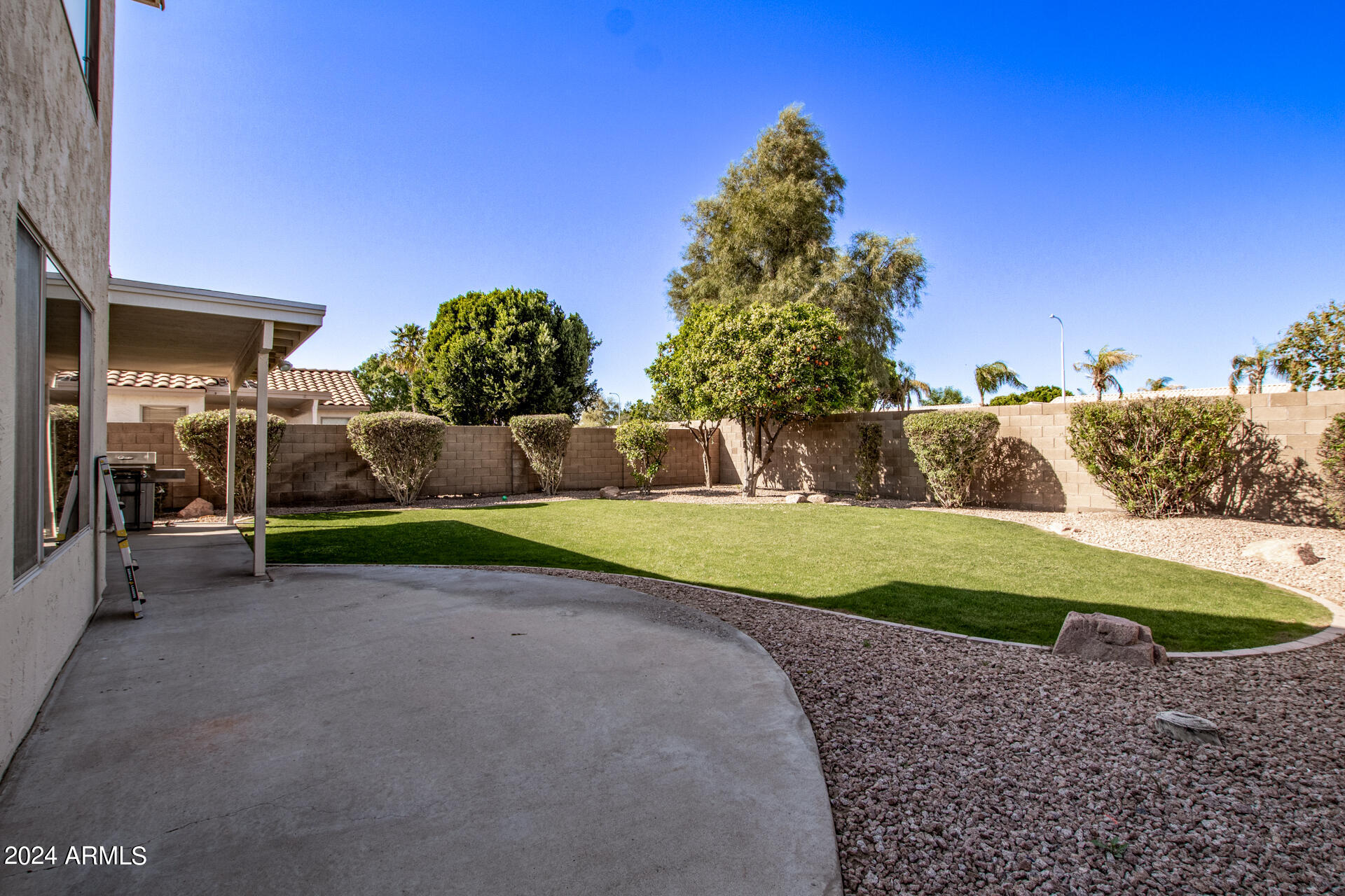 1910 W ORIOLE Way