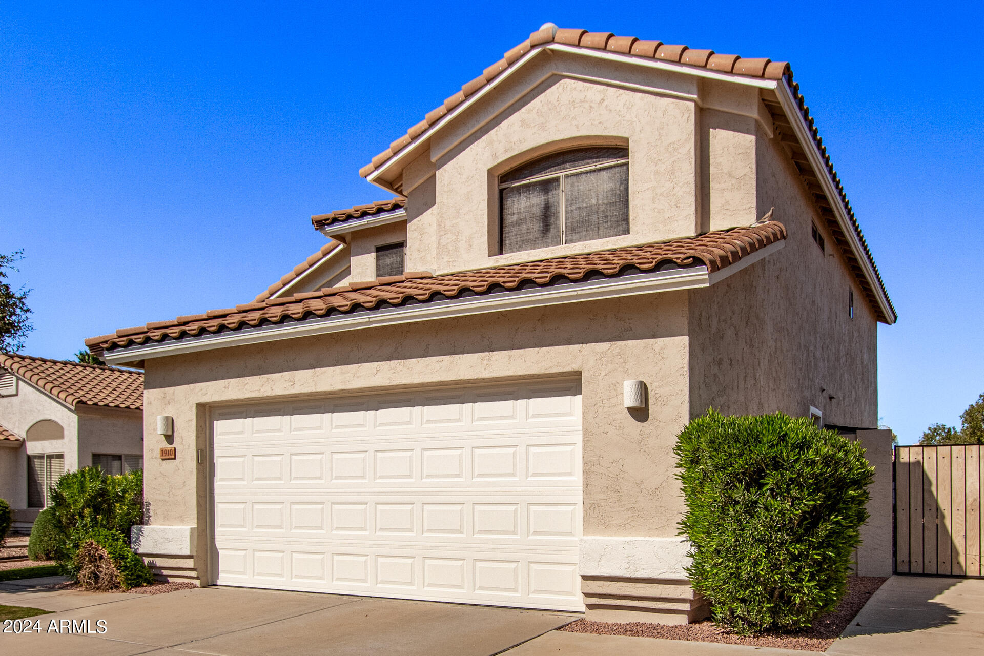 1910 W ORIOLE Way