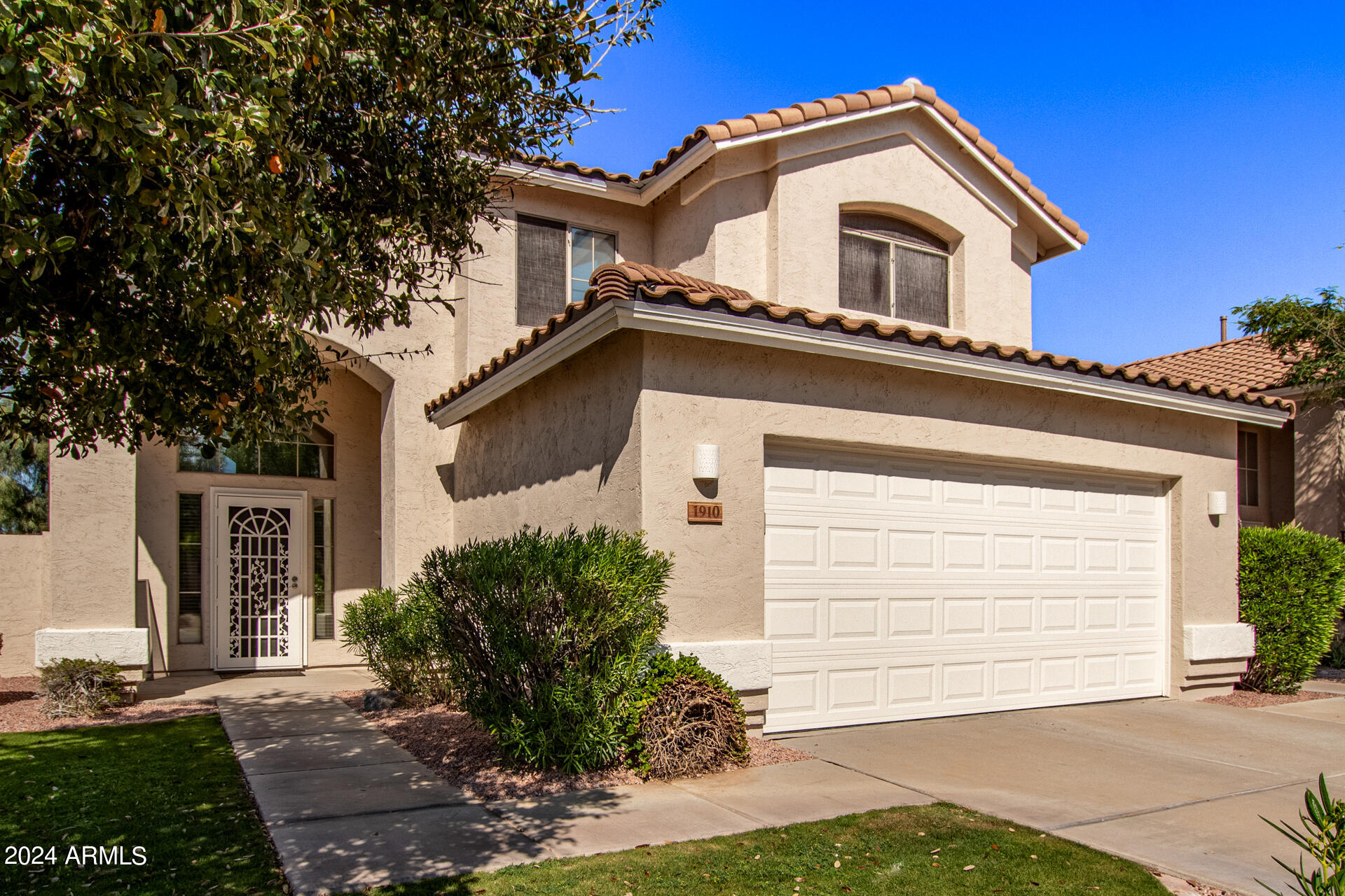 1910 W ORIOLE Way