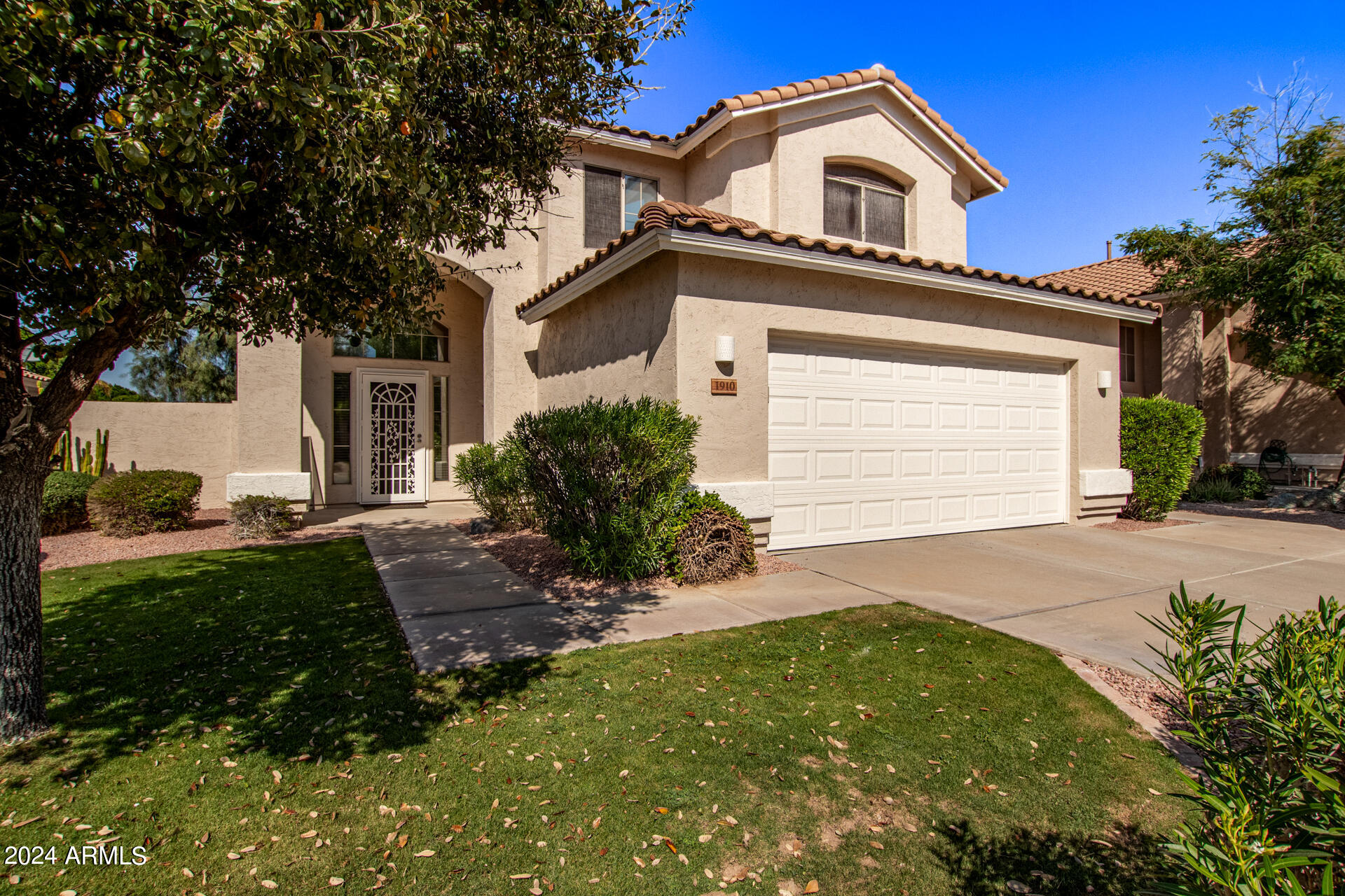 1910 W ORIOLE Way