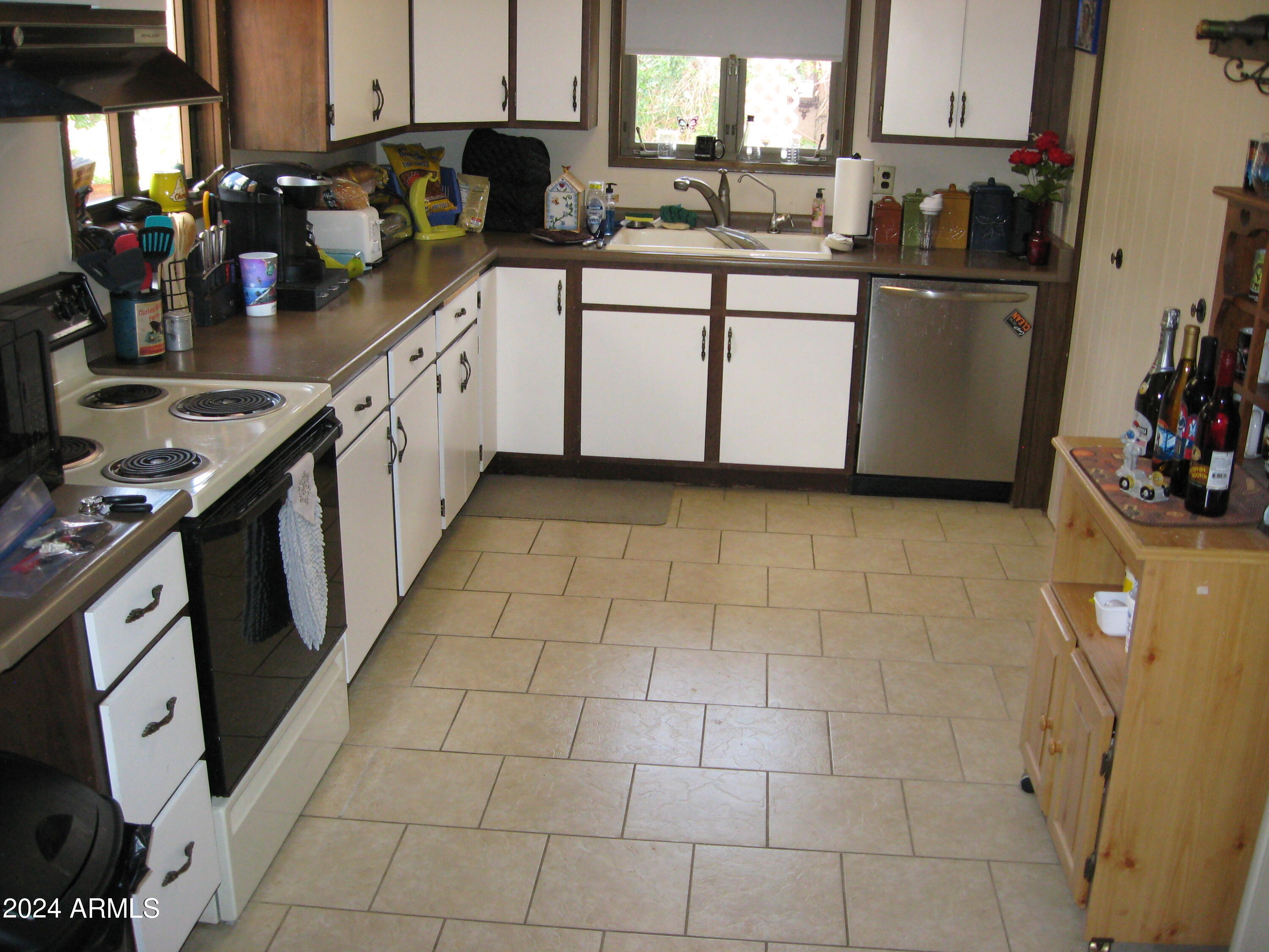 2223 N MIDDLECOFF Drive