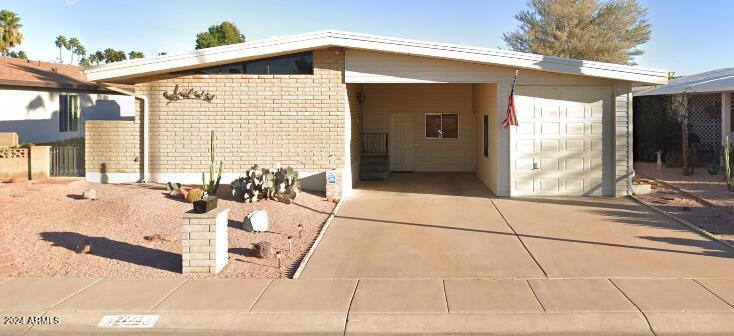 2223 N MIDDLECOFF Drive