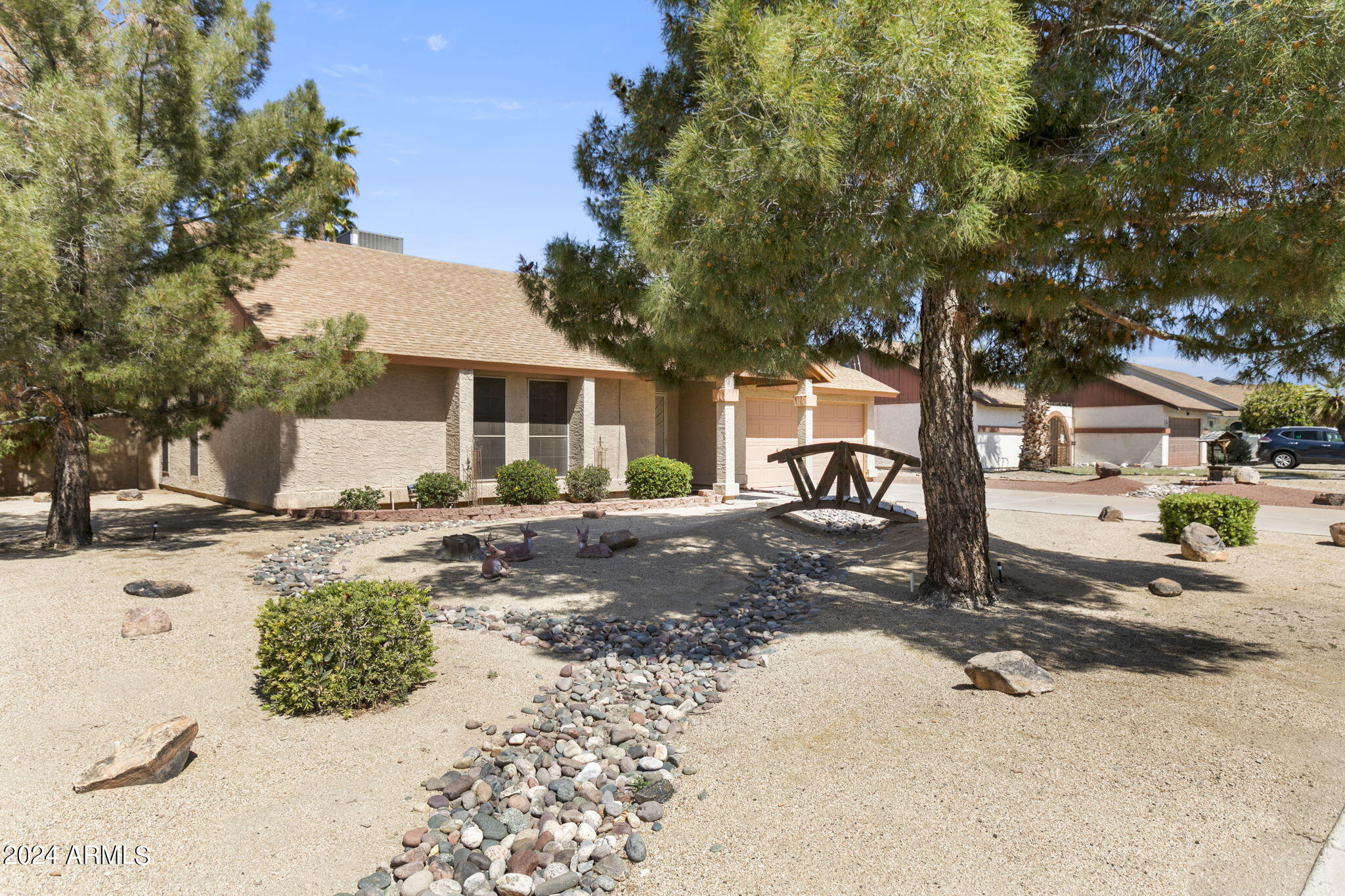9008 W VOGEL Avenue