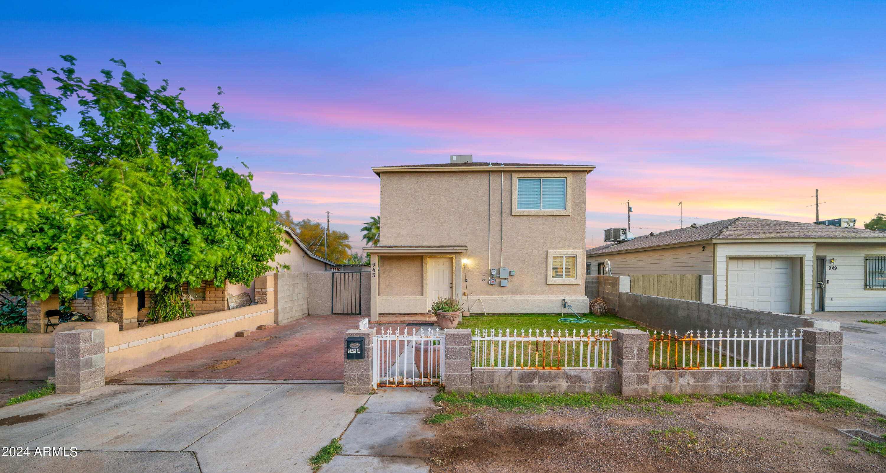 945 W COCOPAH Street