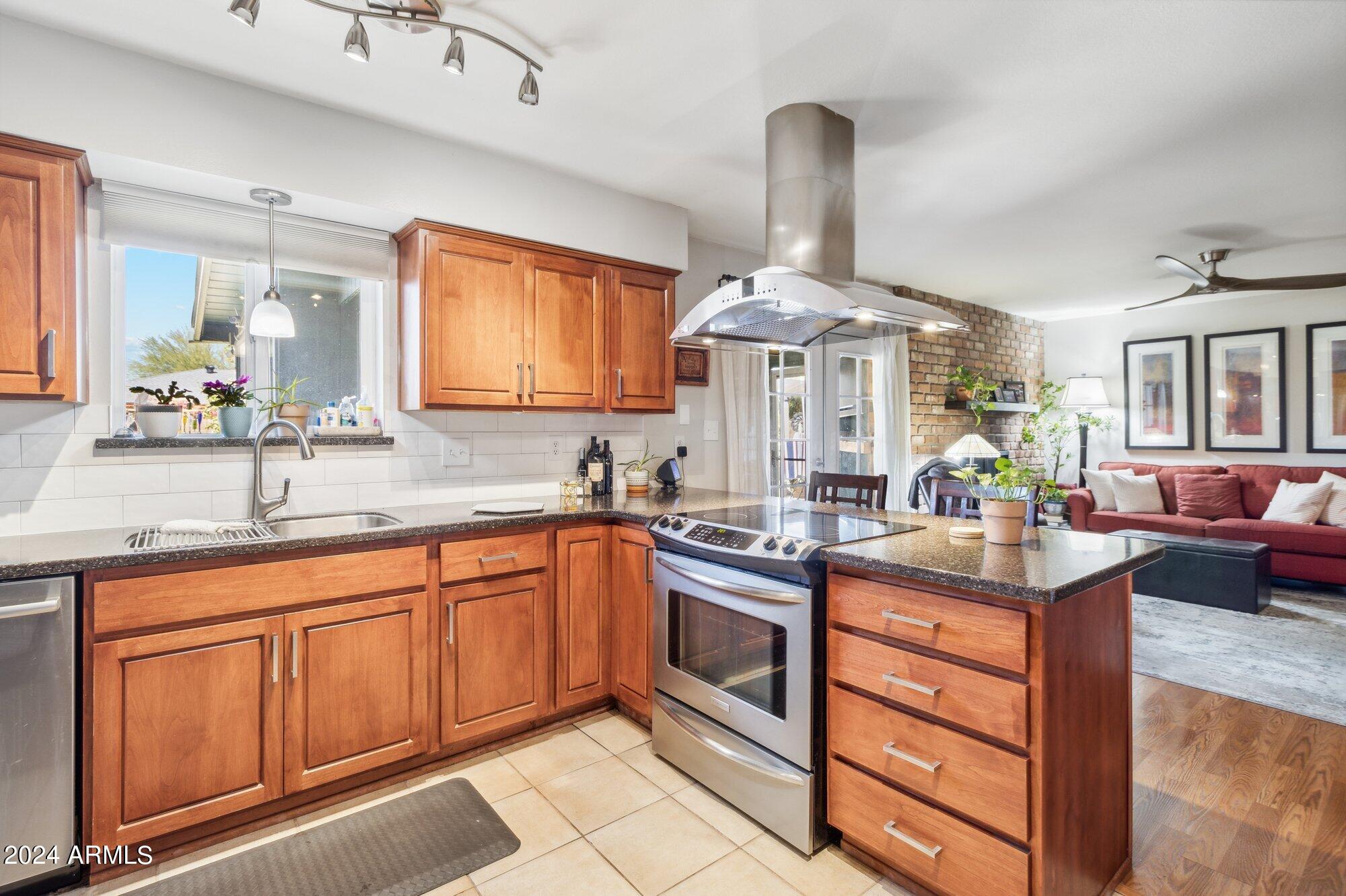 4250 W MOUNTAIN VIEW Road