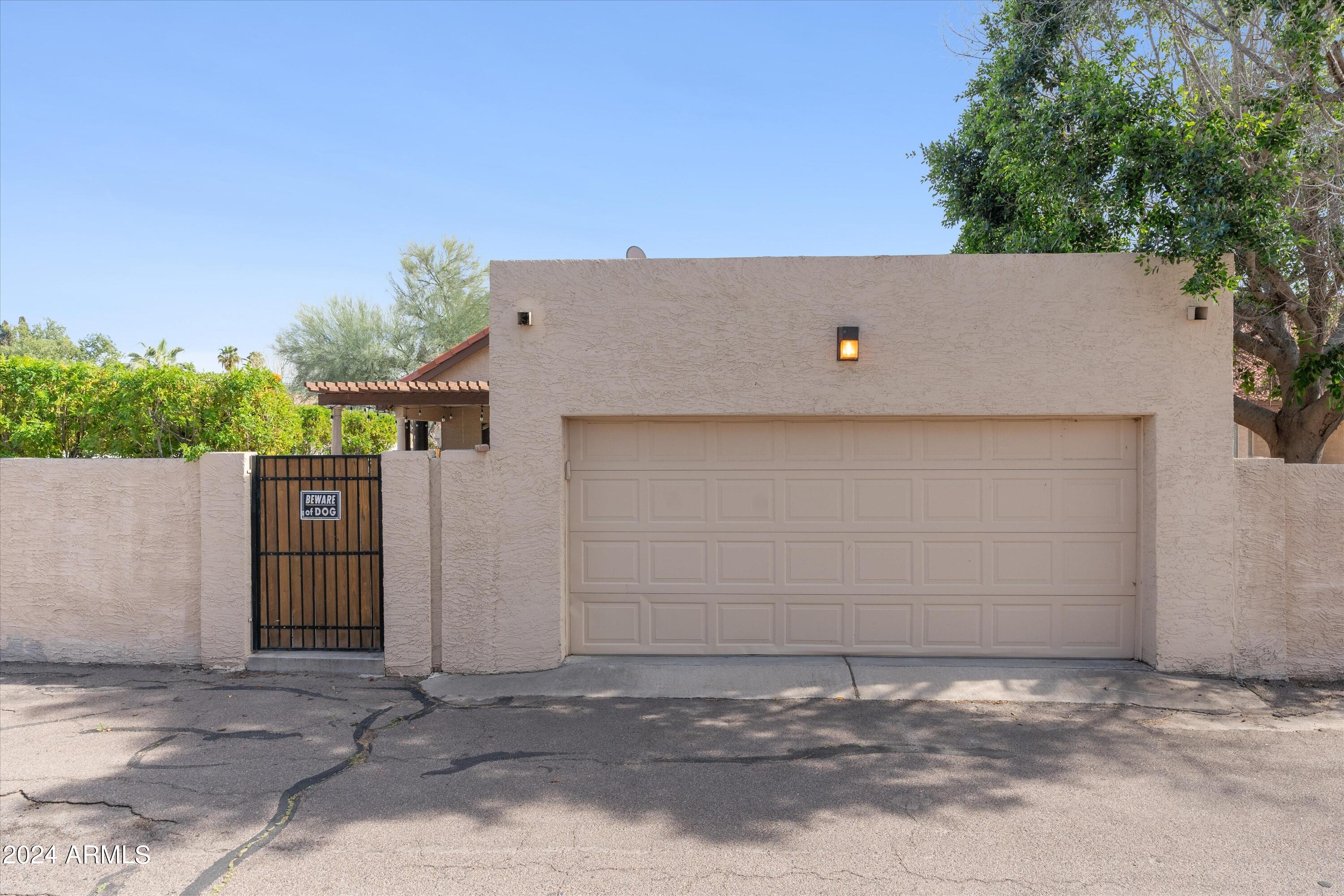 1920 E VELVET Drive