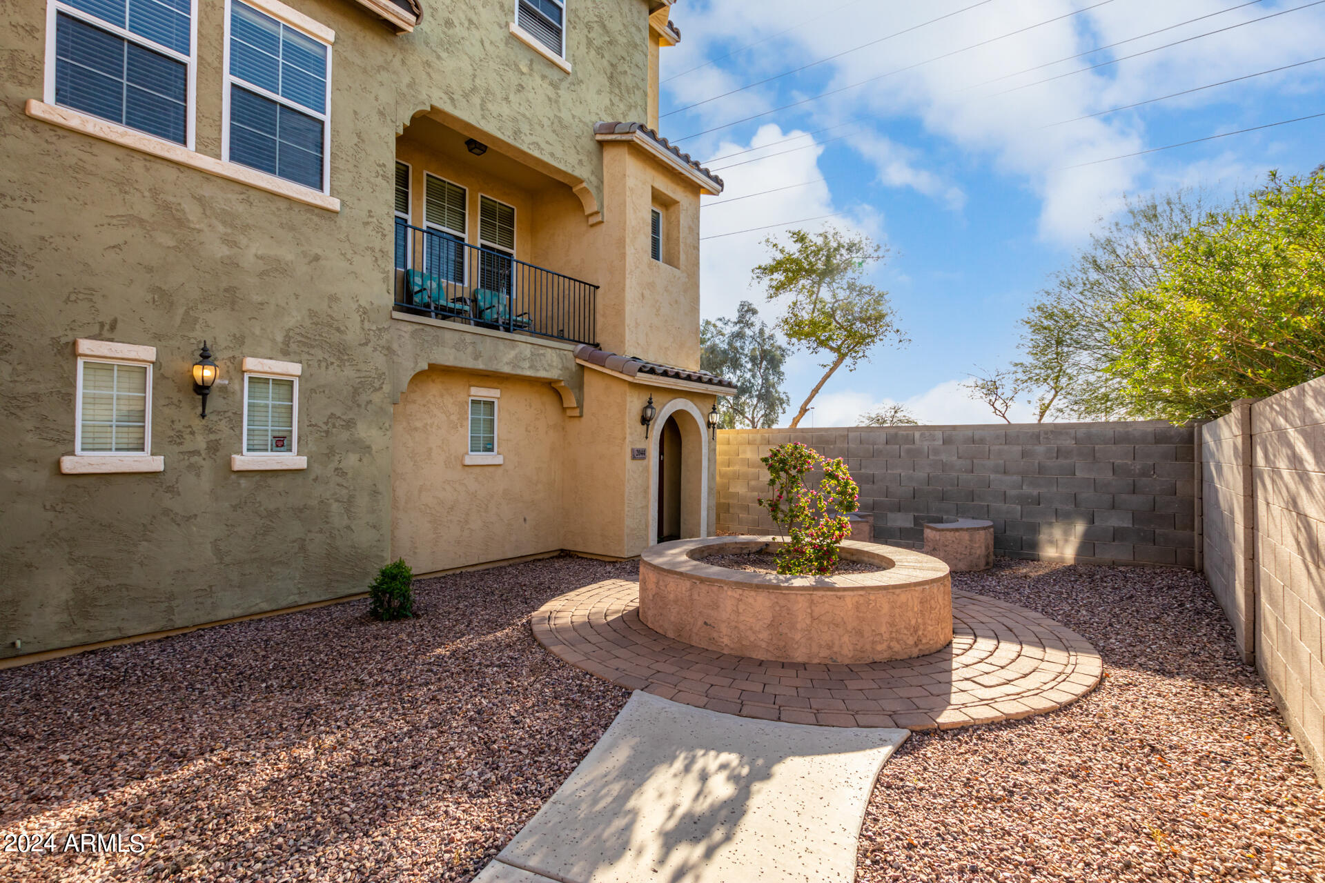 2044 N 78TH Glen