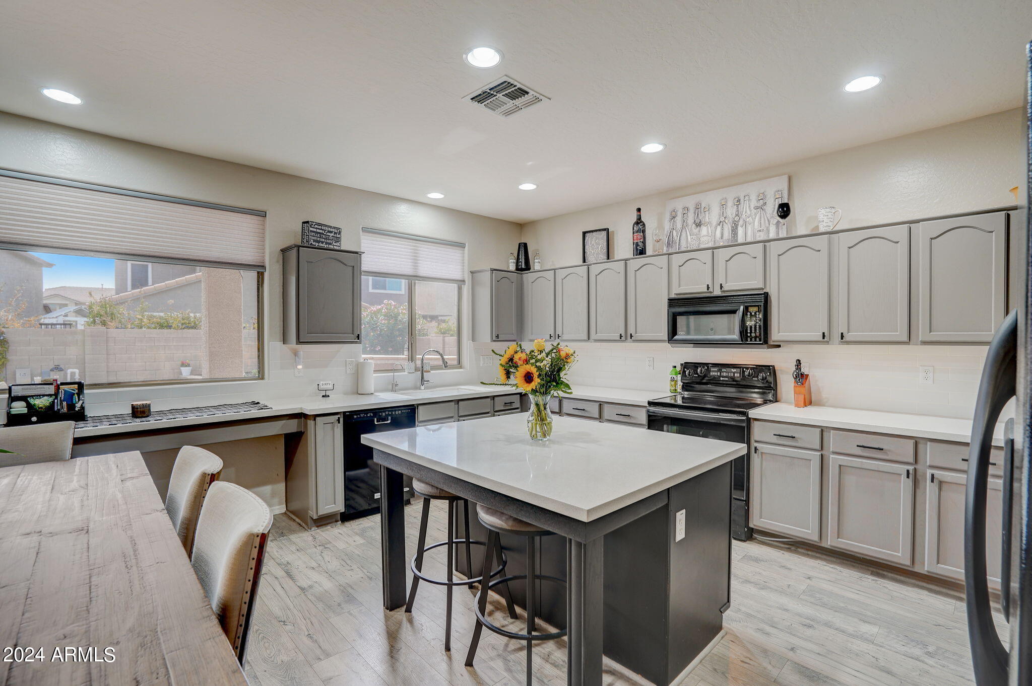 3025 W LEISURE Lane