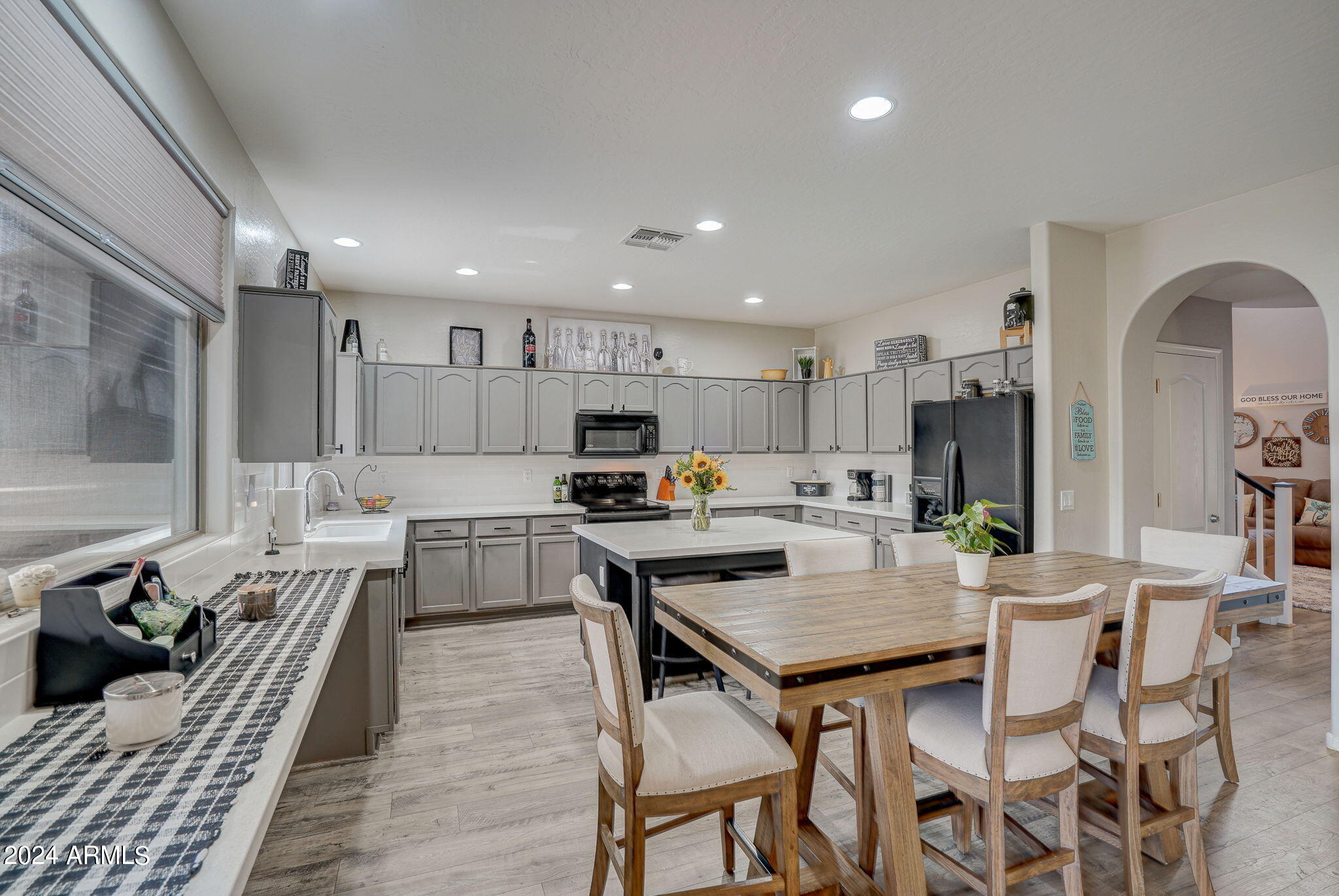 3025 W LEISURE Lane