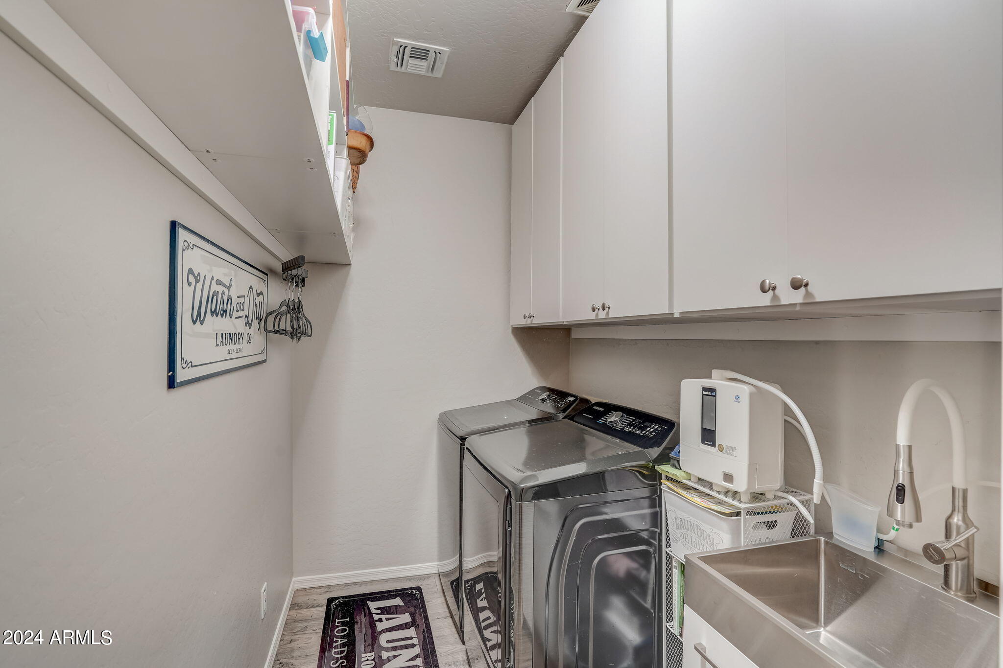 3025 W LEISURE Lane