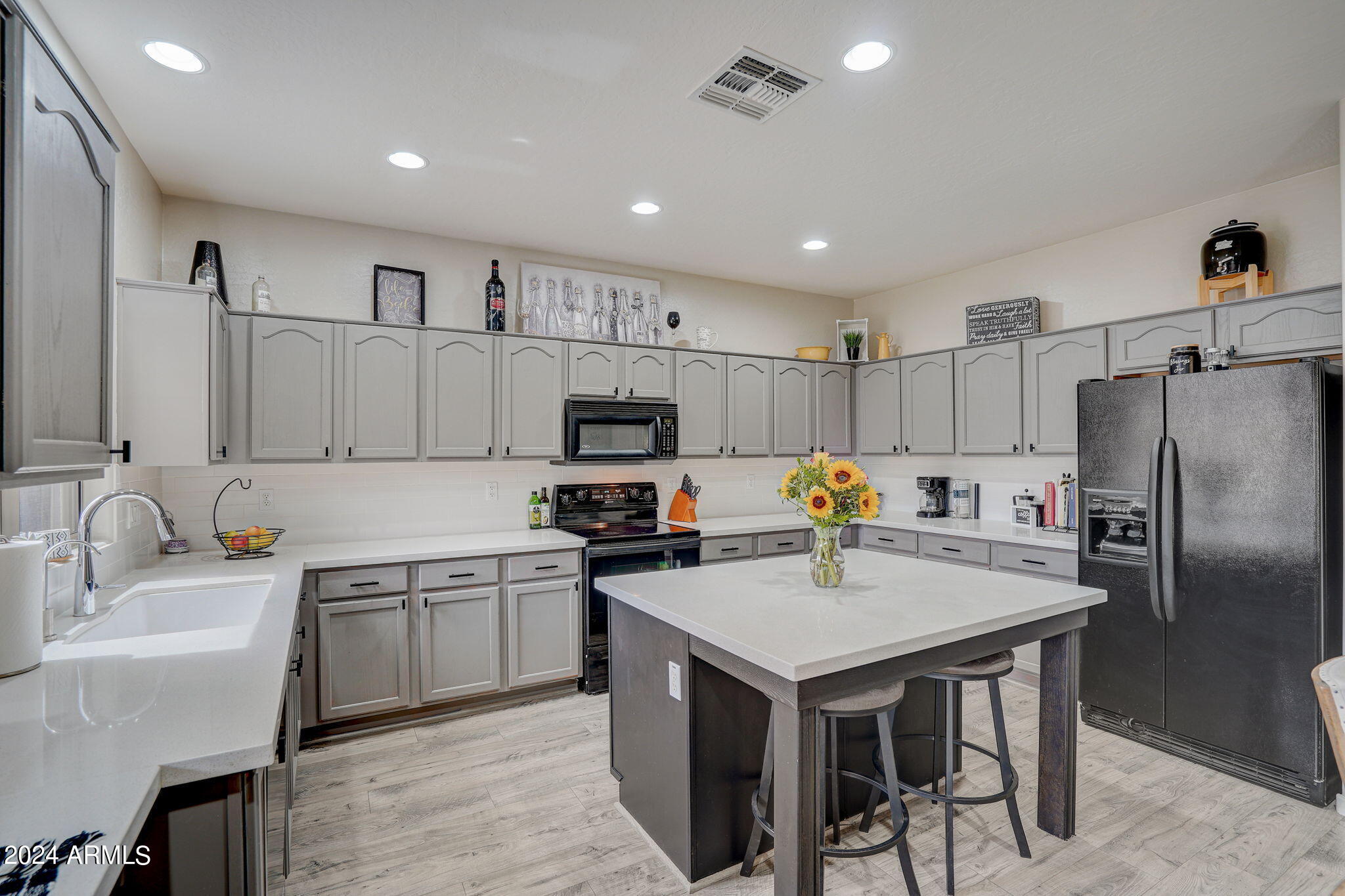 3025 W LEISURE Lane