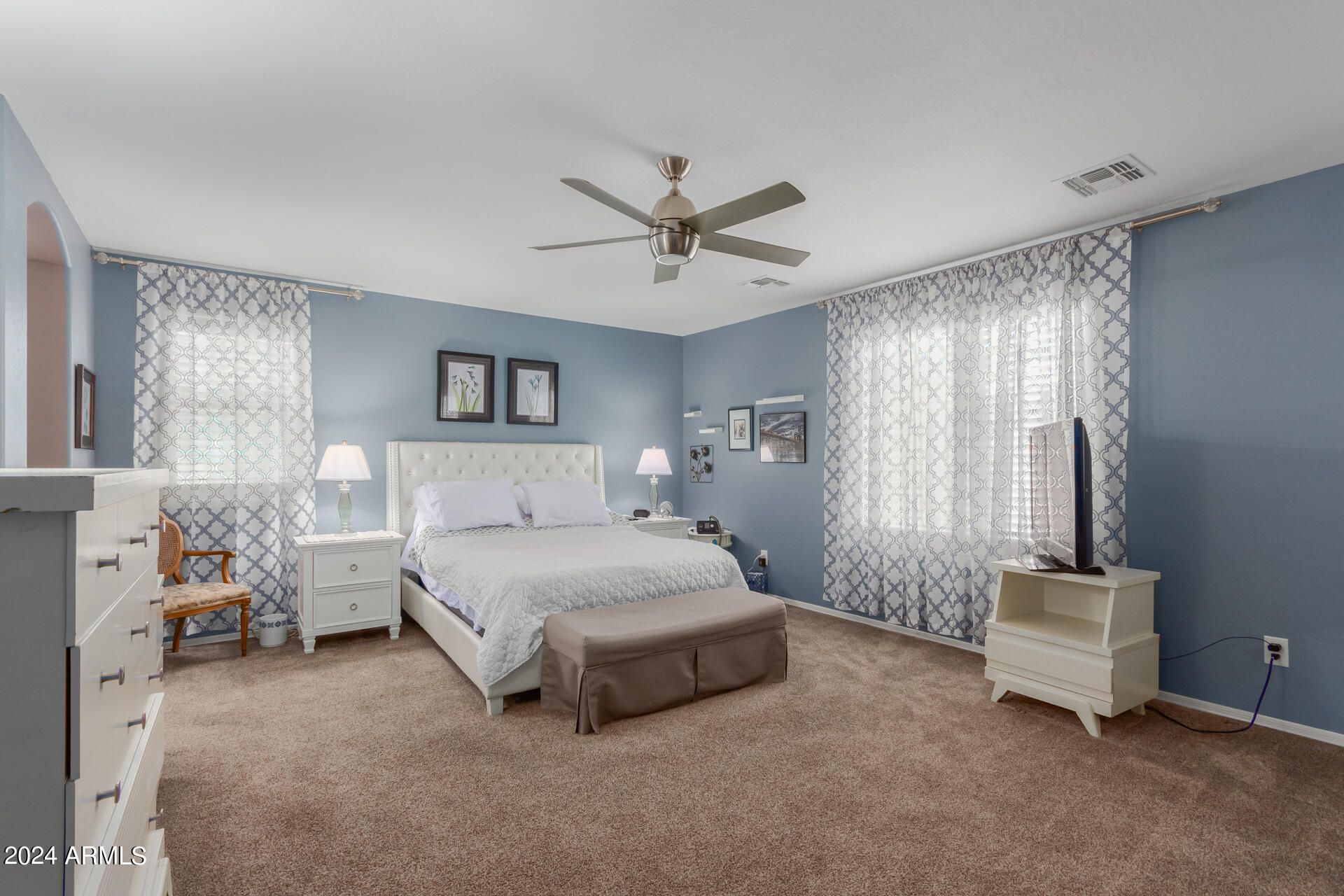 2506 E VERMONT Drive