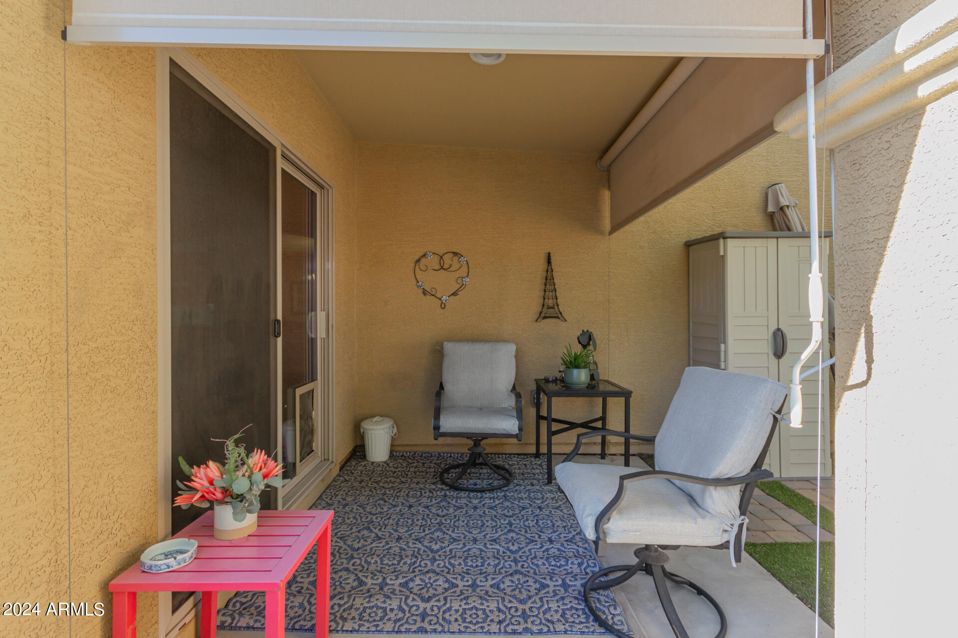 2506 E VERMONT Drive