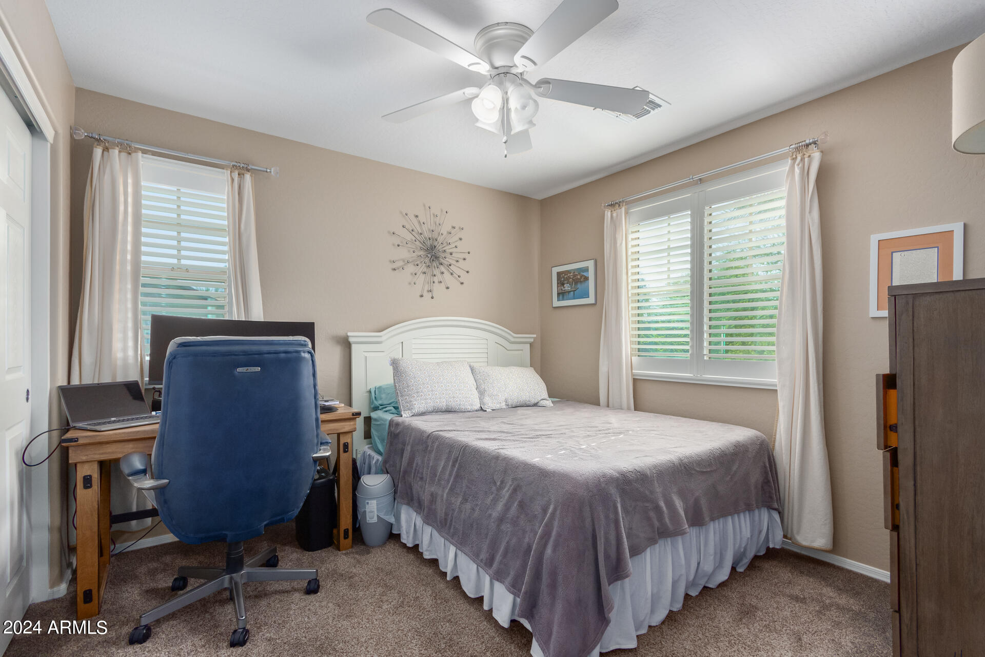 2506 E VERMONT Drive