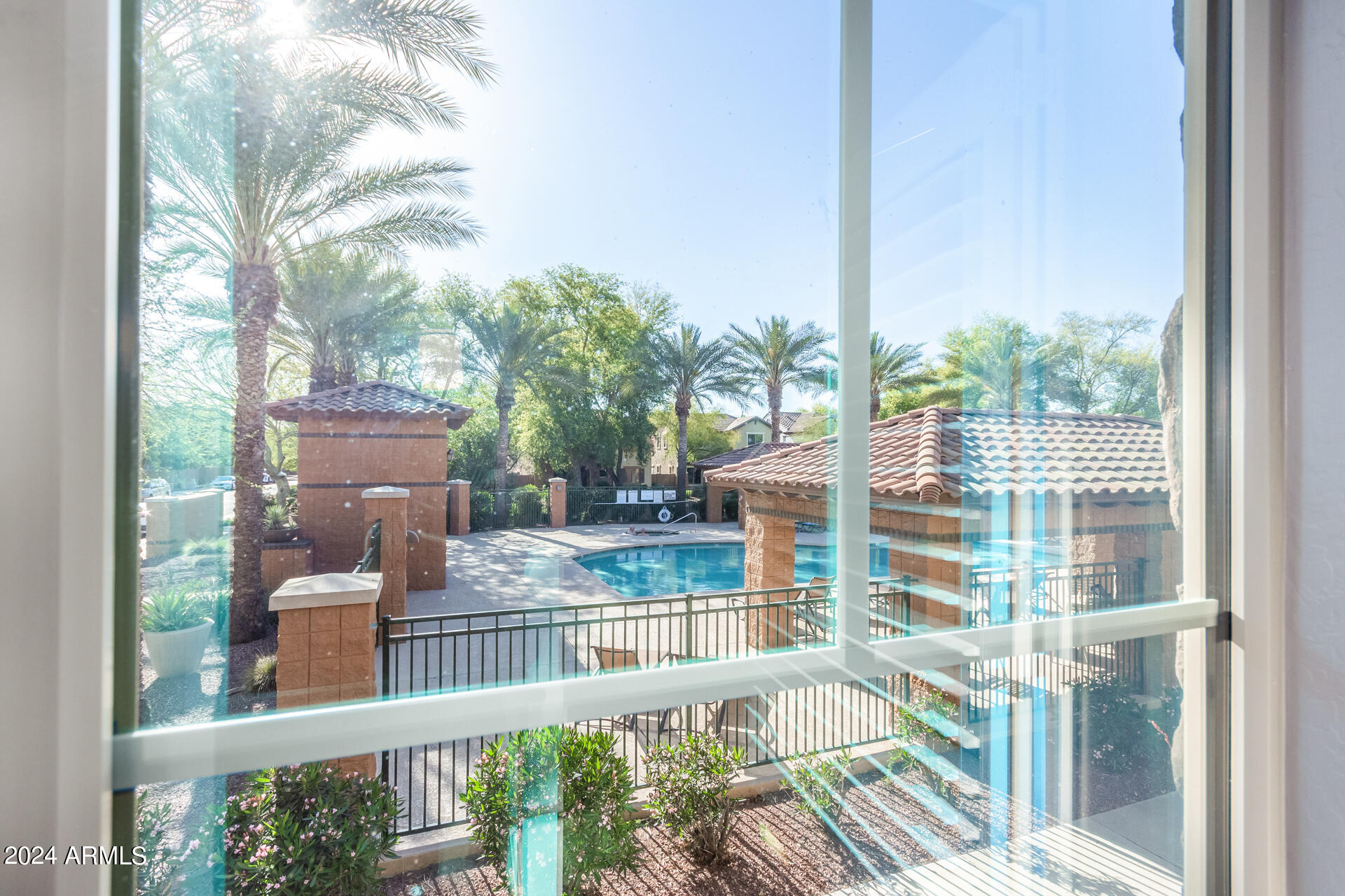 2506 E VERMONT Drive