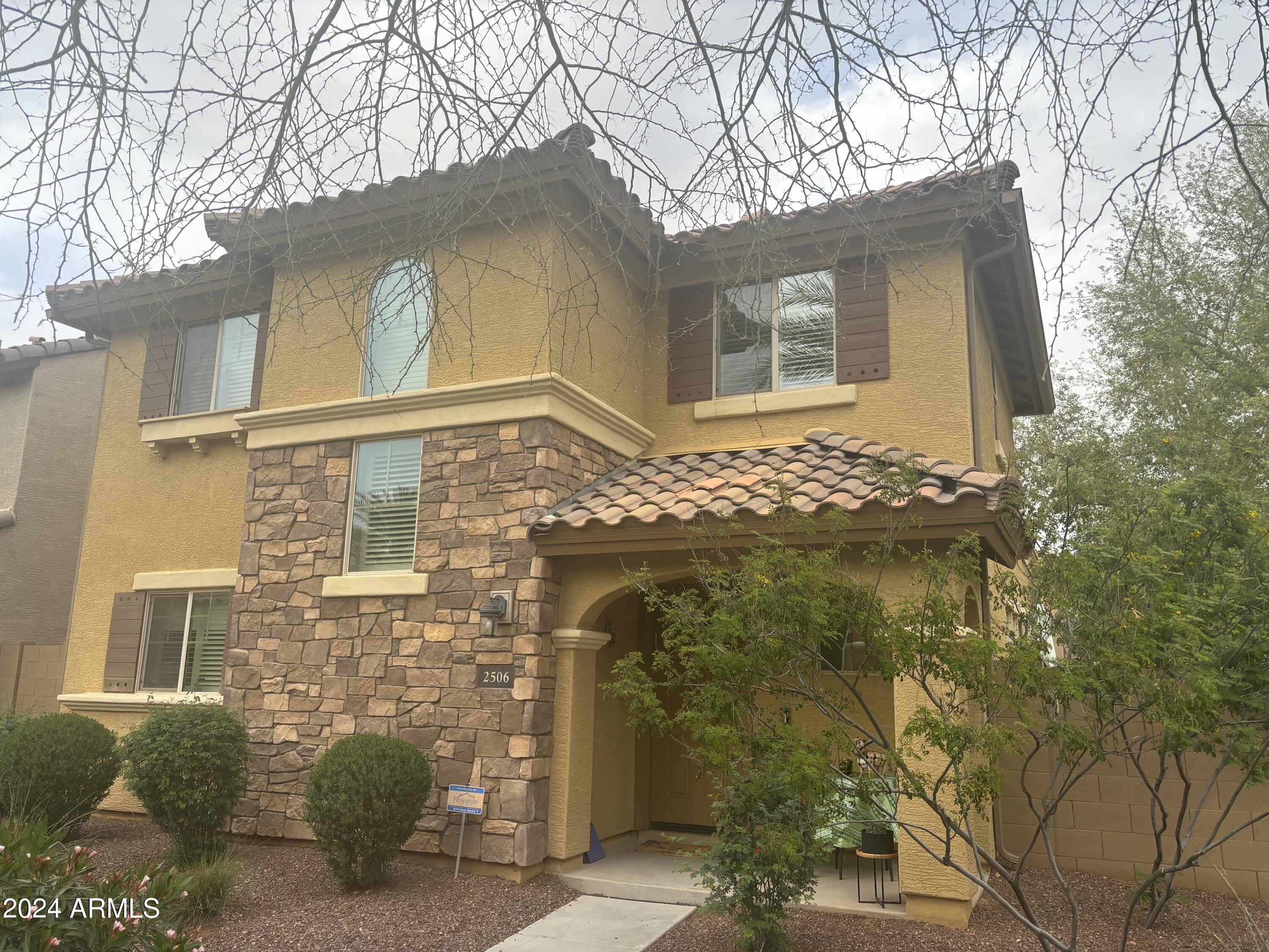 2506 E VERMONT Drive