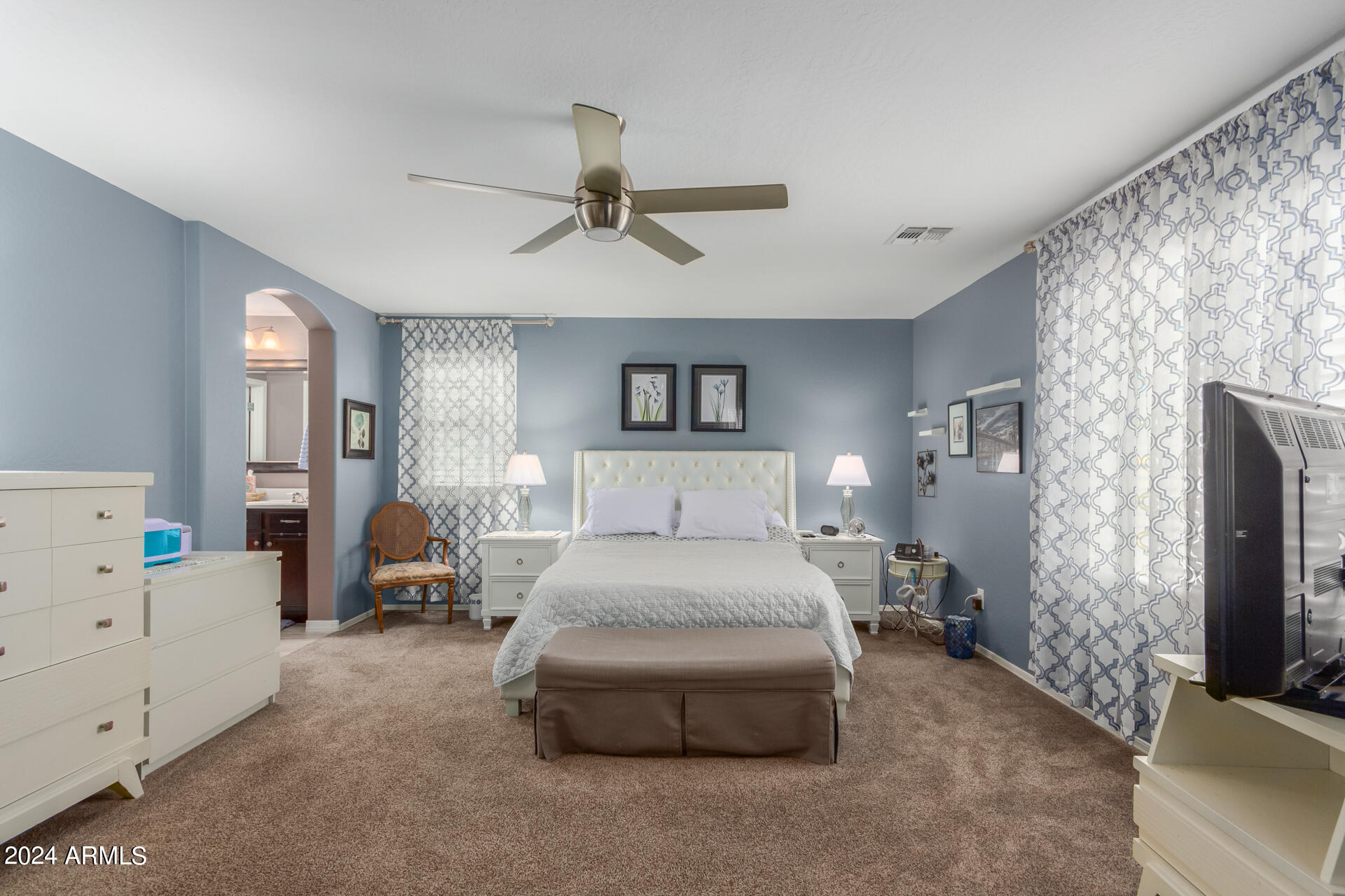 2506 E VERMONT Drive