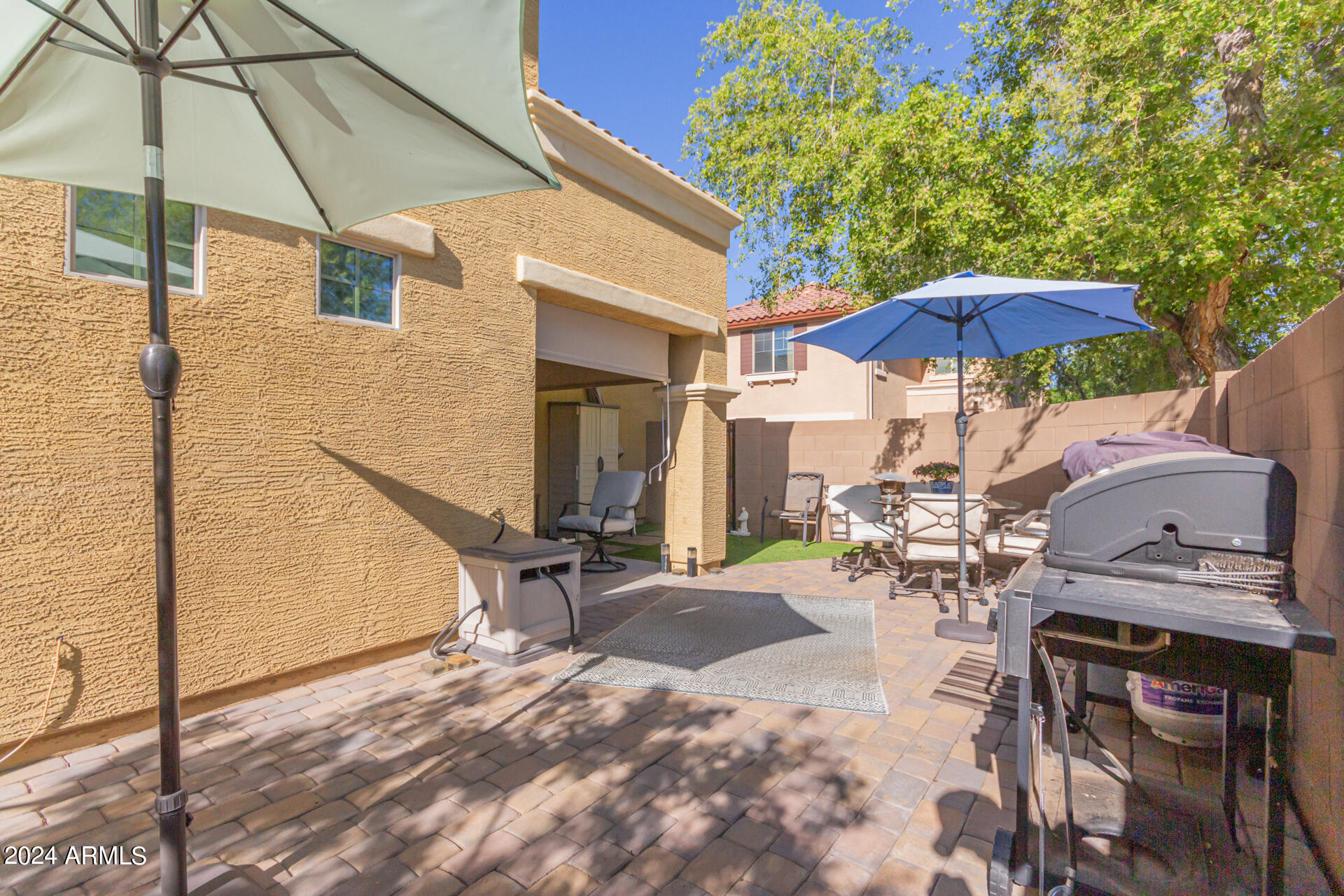 2506 E VERMONT Drive