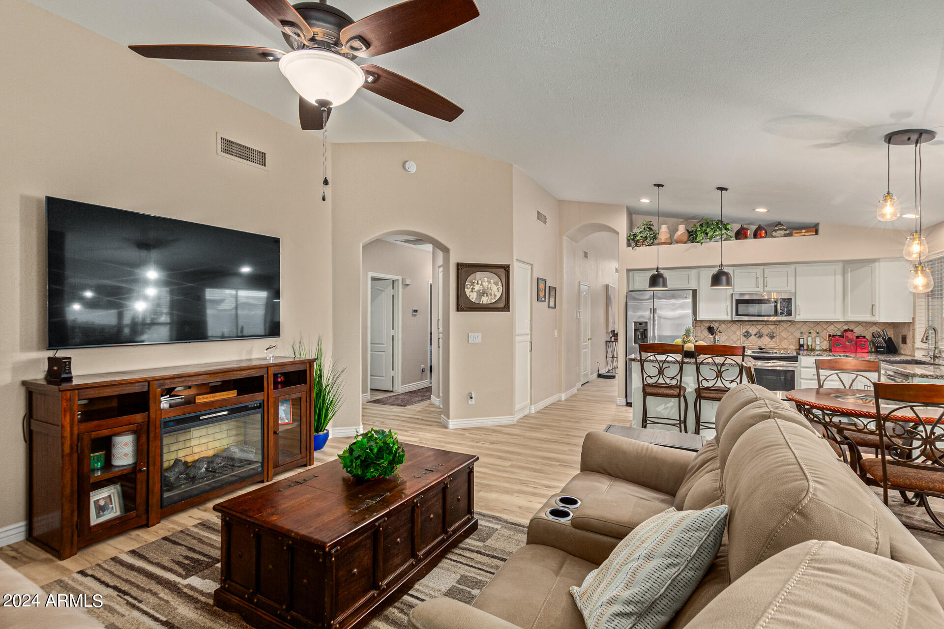 6512 W ADOBE Drive